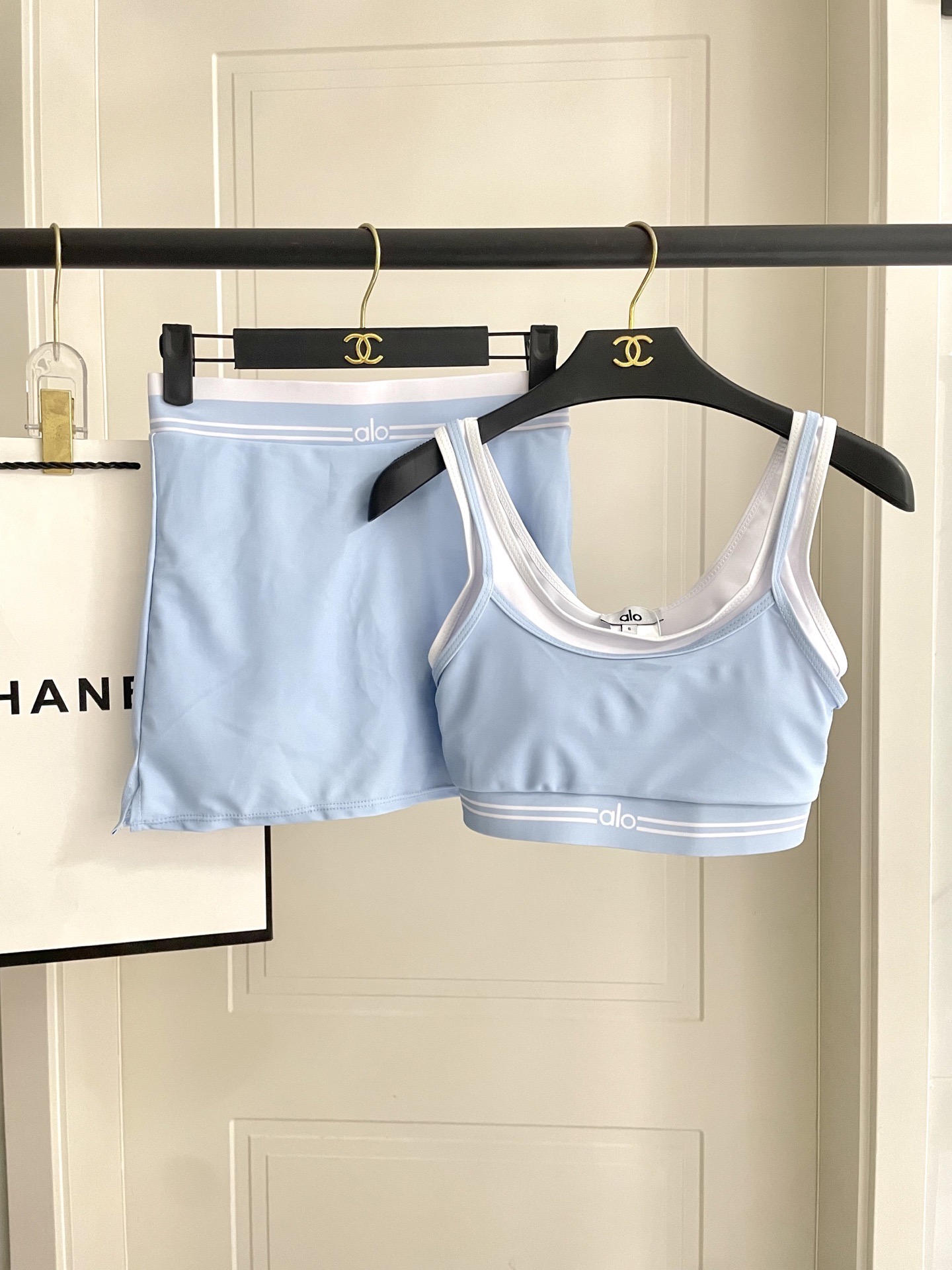 ALO新款高弹力健身短款瑜伽服运动套装~小背心➕修身提臀显瘦裤裙S M L Xl