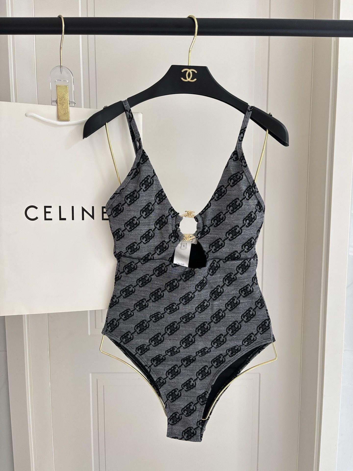 Celine Celine连体泳衣新款 海边