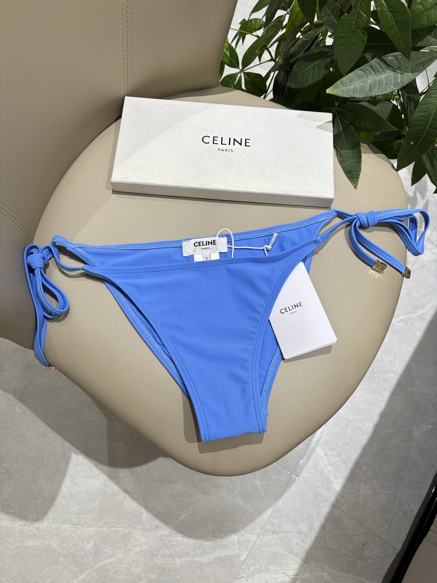Celine Celine分体泳衣新款 海边