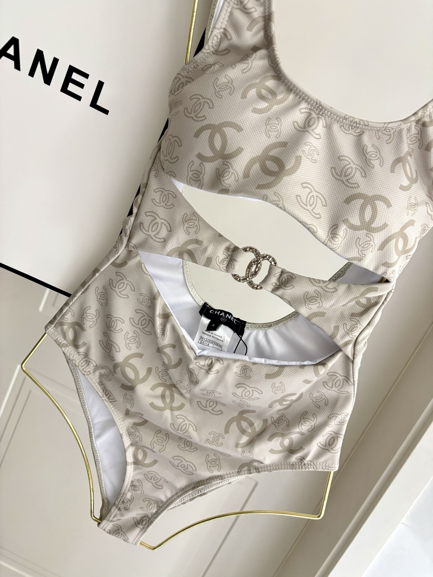 Chanel Chanel连体新款 海边 游泳池