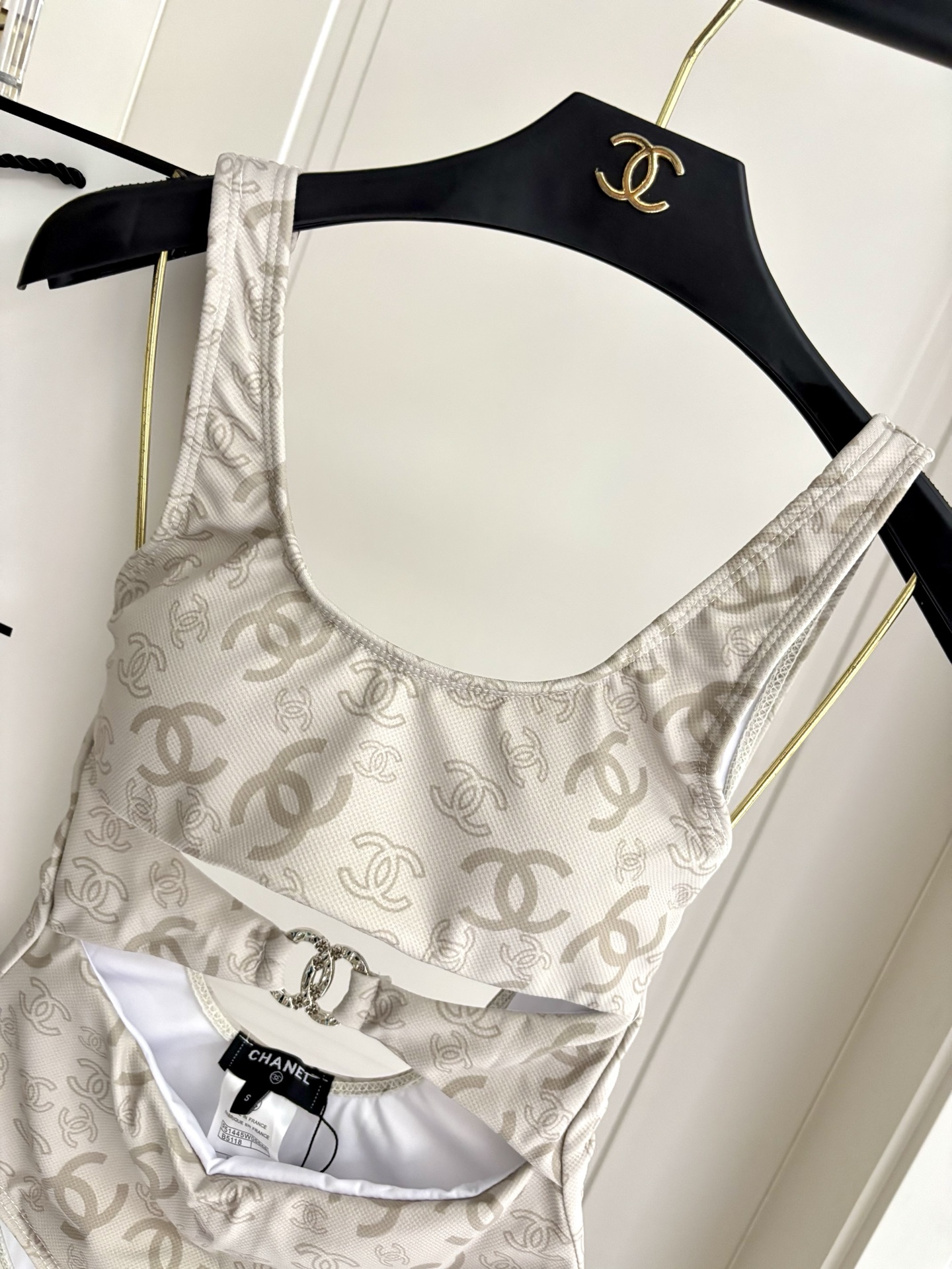 Chanel Chanel连体新款 海边 游泳池