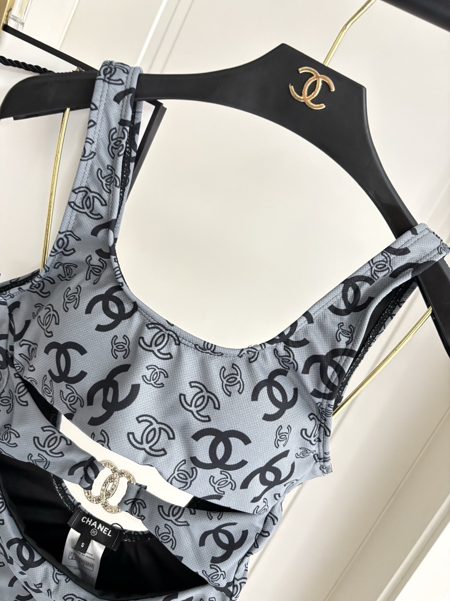 Chanel Chanel新款泳衣 海边 游泳池