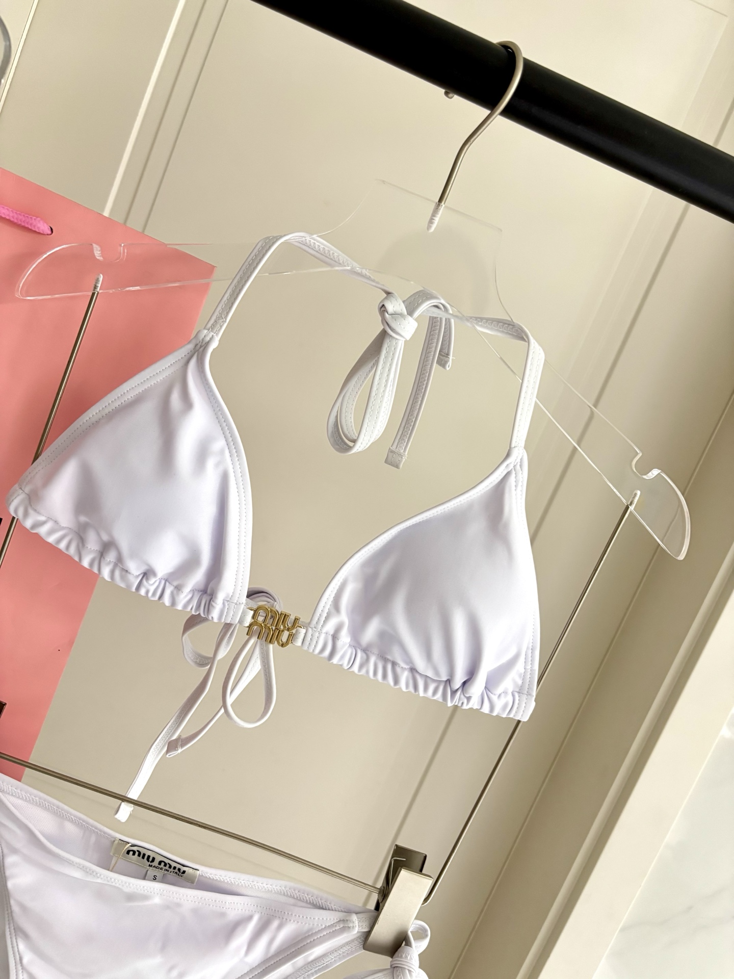 Miu Miu 缪缪比基尼新款 海边 游泳池 温泉