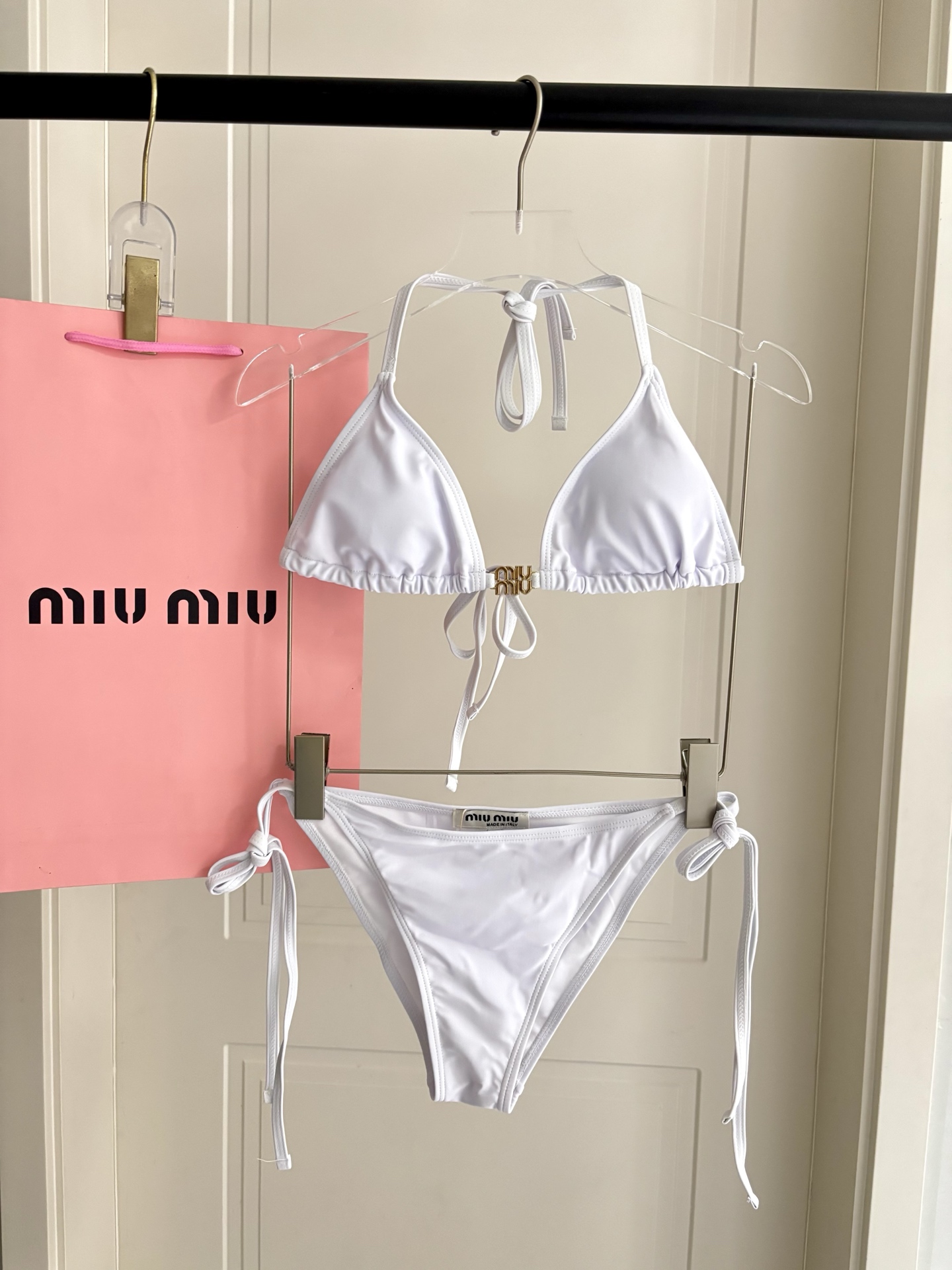 Miu Miu 缪缪比基尼新款 海边 游泳池 温泉