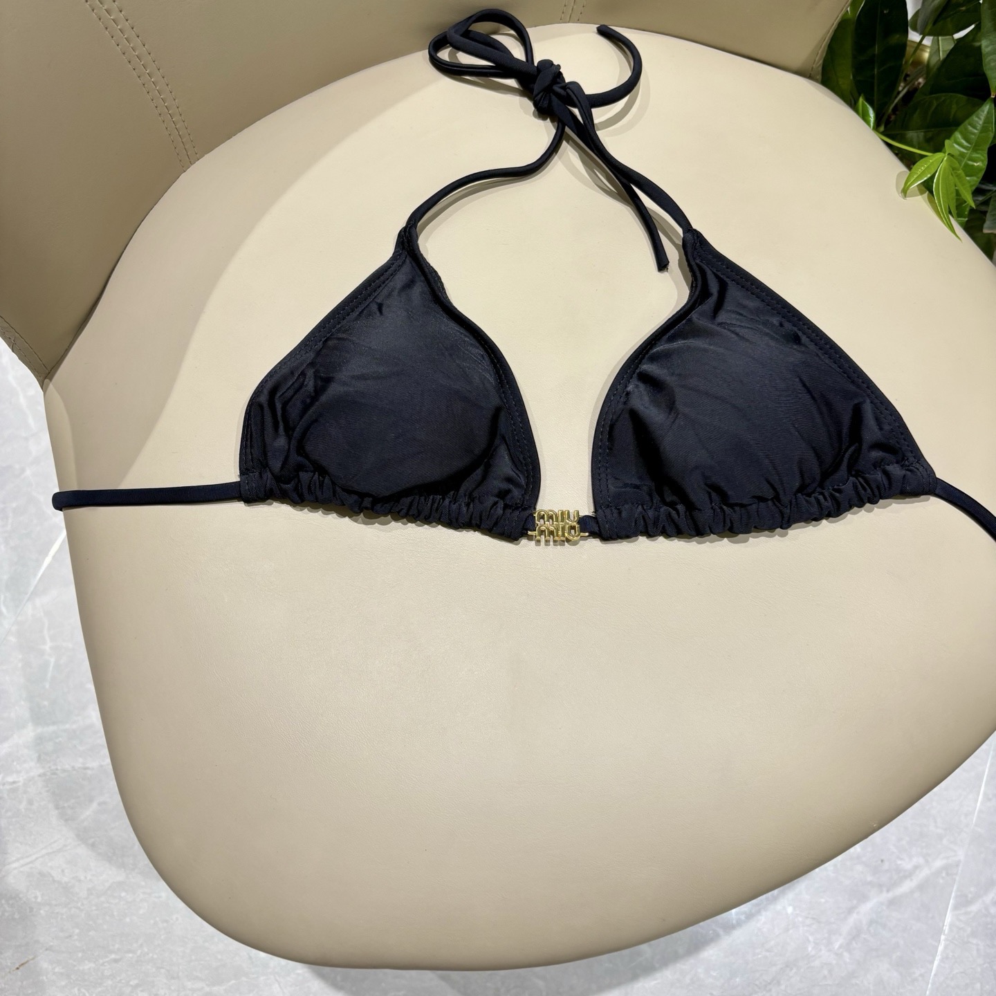 Miu Miu 缪缪比基尼新款 海边 游泳池 温泉