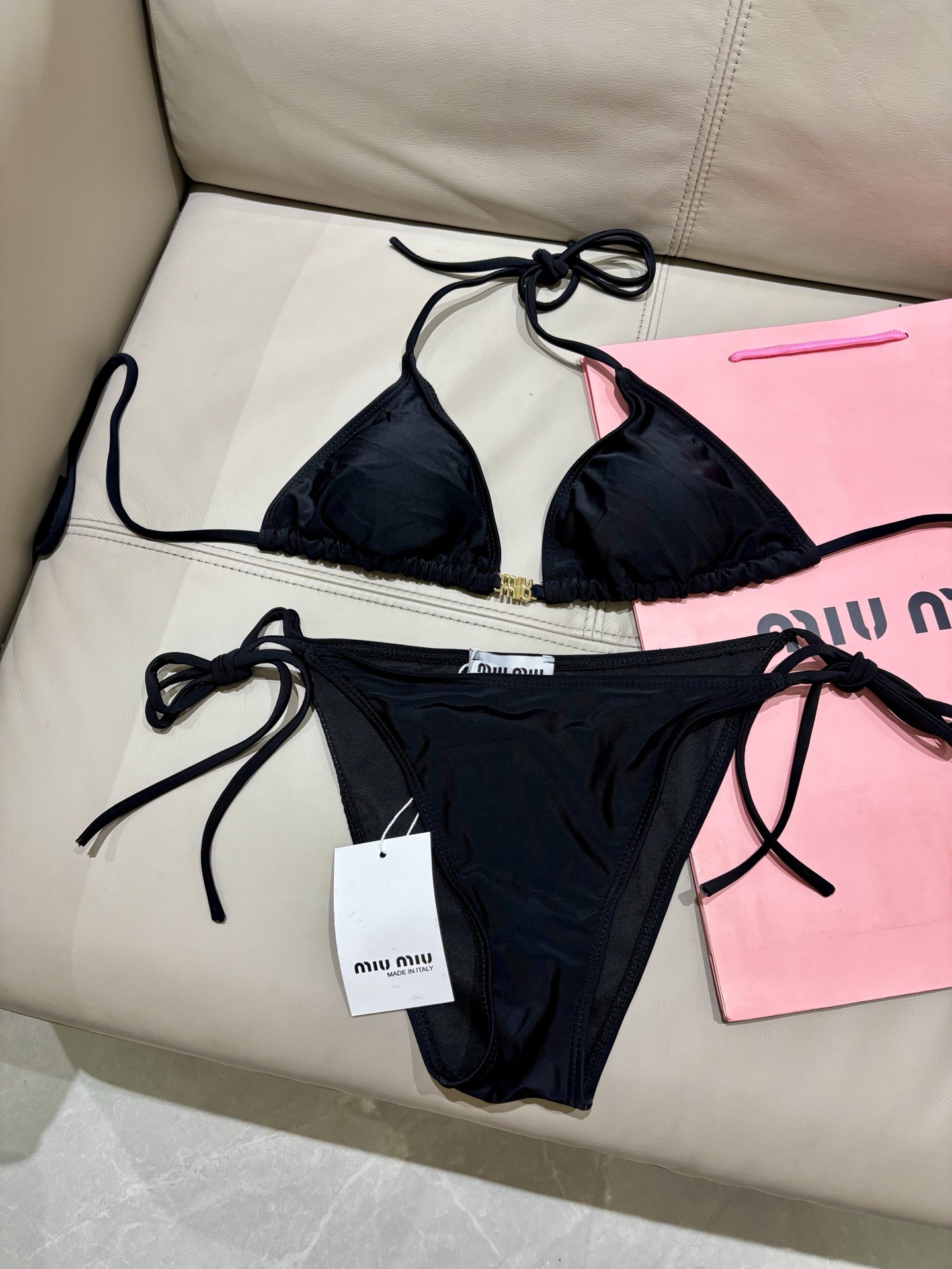 Miu Miu 缪缪比基尼新款 海边 游泳池 温泉