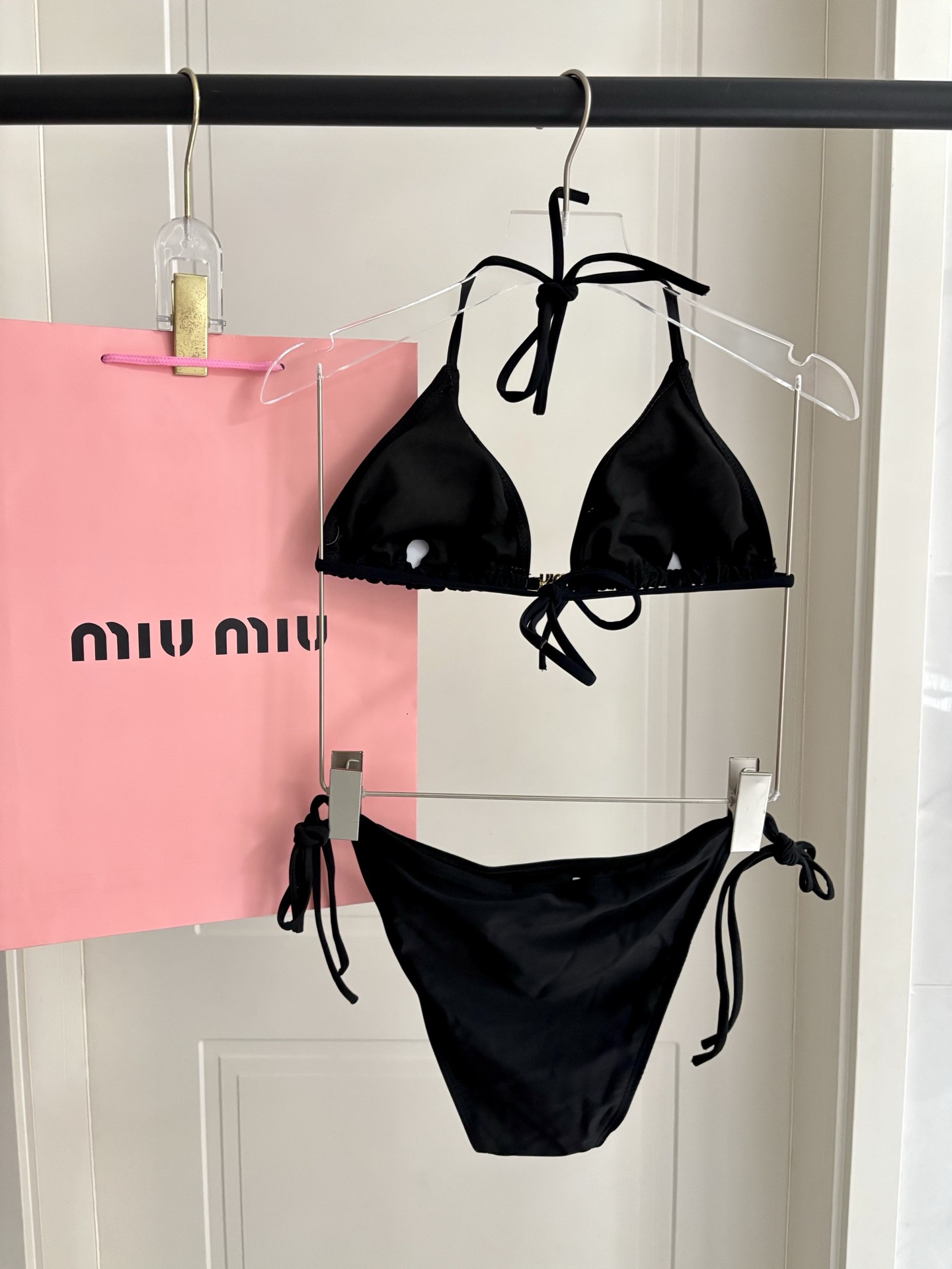 Miu Miu 缪缪比基尼新款 海边 游泳池 温泉