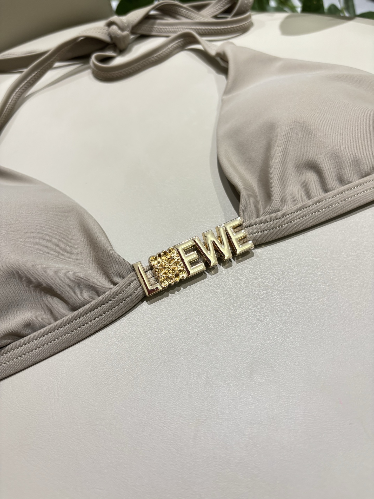 Loewe 罗意威比基尼新款 海边 游泳池
