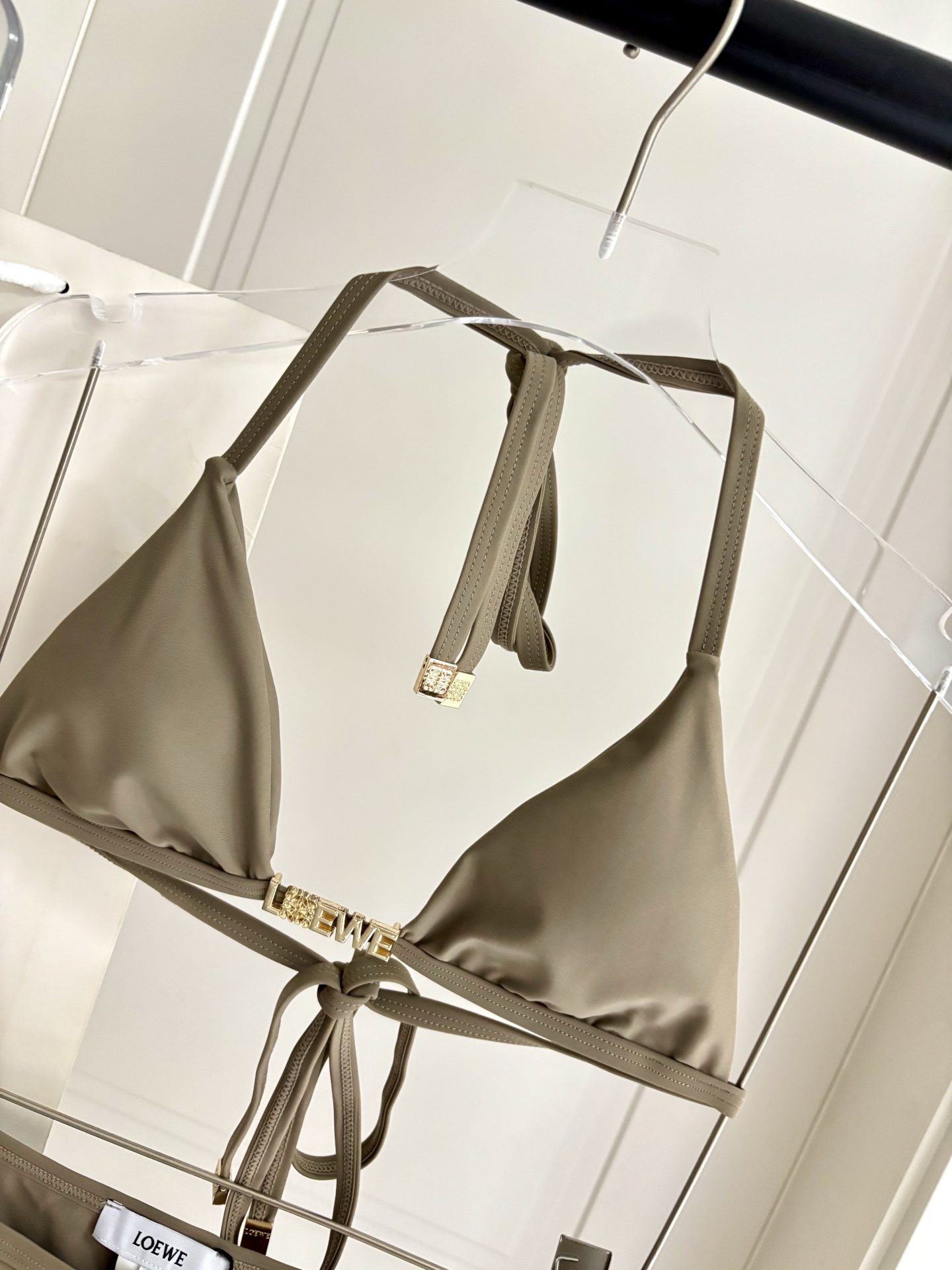 Loewe 罗意威比基尼新款 海边 游泳池