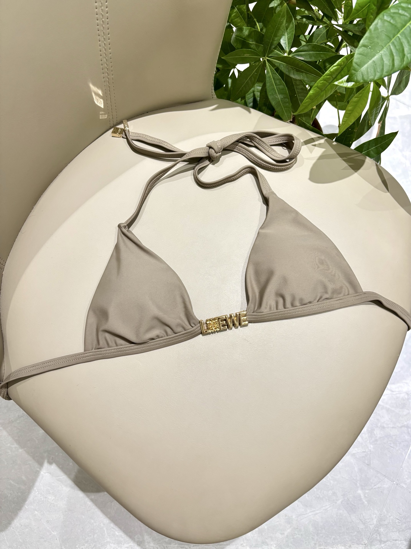 Loewe 罗意威比基尼新款 海边 游泳池