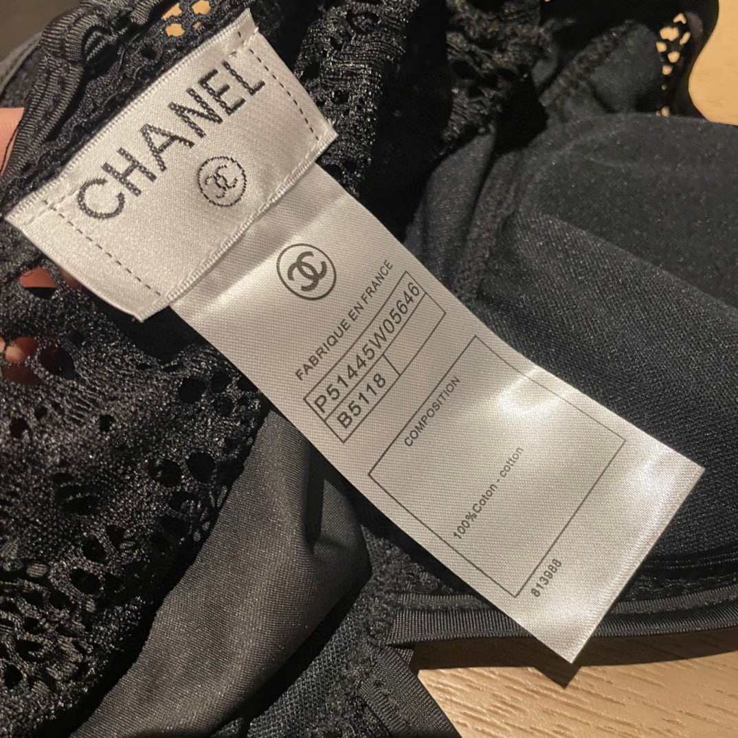 Chanel最新款镂空网纱连体泳衣 旅游拍照打卡必备单品 超级出片 🉑️搭配裤裙纱裙 超美 数量有限 姐