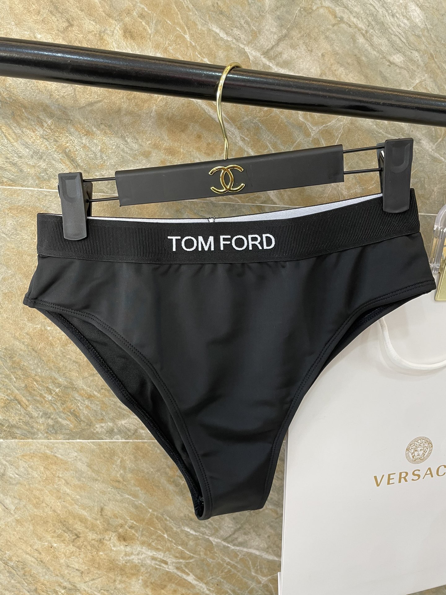 TOMFORD新款比基尼😍🥰适合多种场景的游泳衣🏊‍♀️海边 游泳池 温泉 水上乐园 漂流都可以😌内搭也