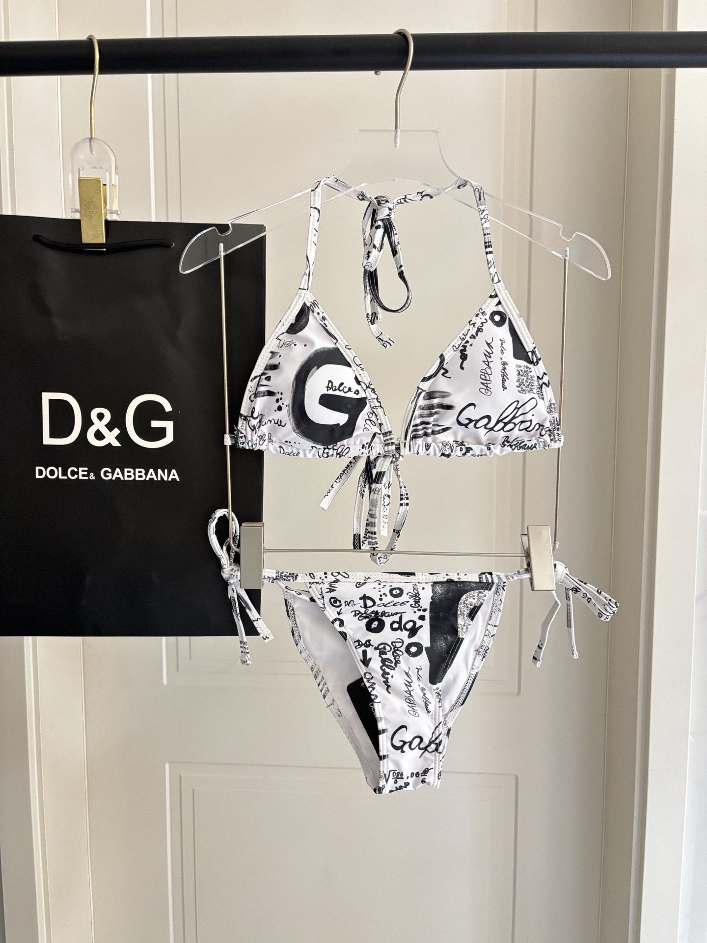 DG新款比基尼泳衣 时尚潮流款 😍🥰适合多种场景的游泳衣🏊‍♀️海边 游泳池 温泉 水上乐园 漂流都可以