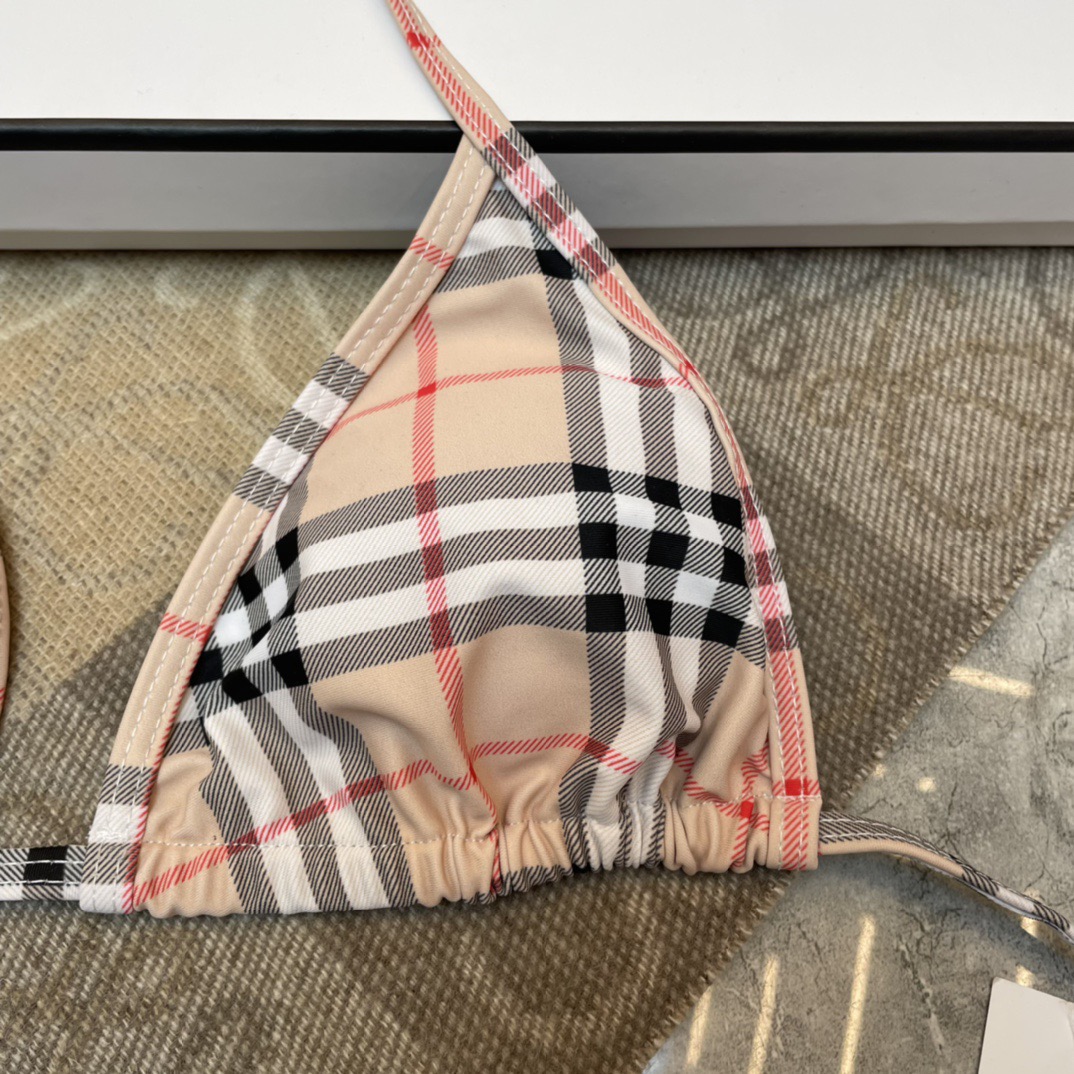 巴宝莉比基尼泳衣 😍🥰适合多种场景的游泳衣🏊‍♀️海边 游泳池 温泉 水上乐园 漂流都可以😌内搭也完全可
