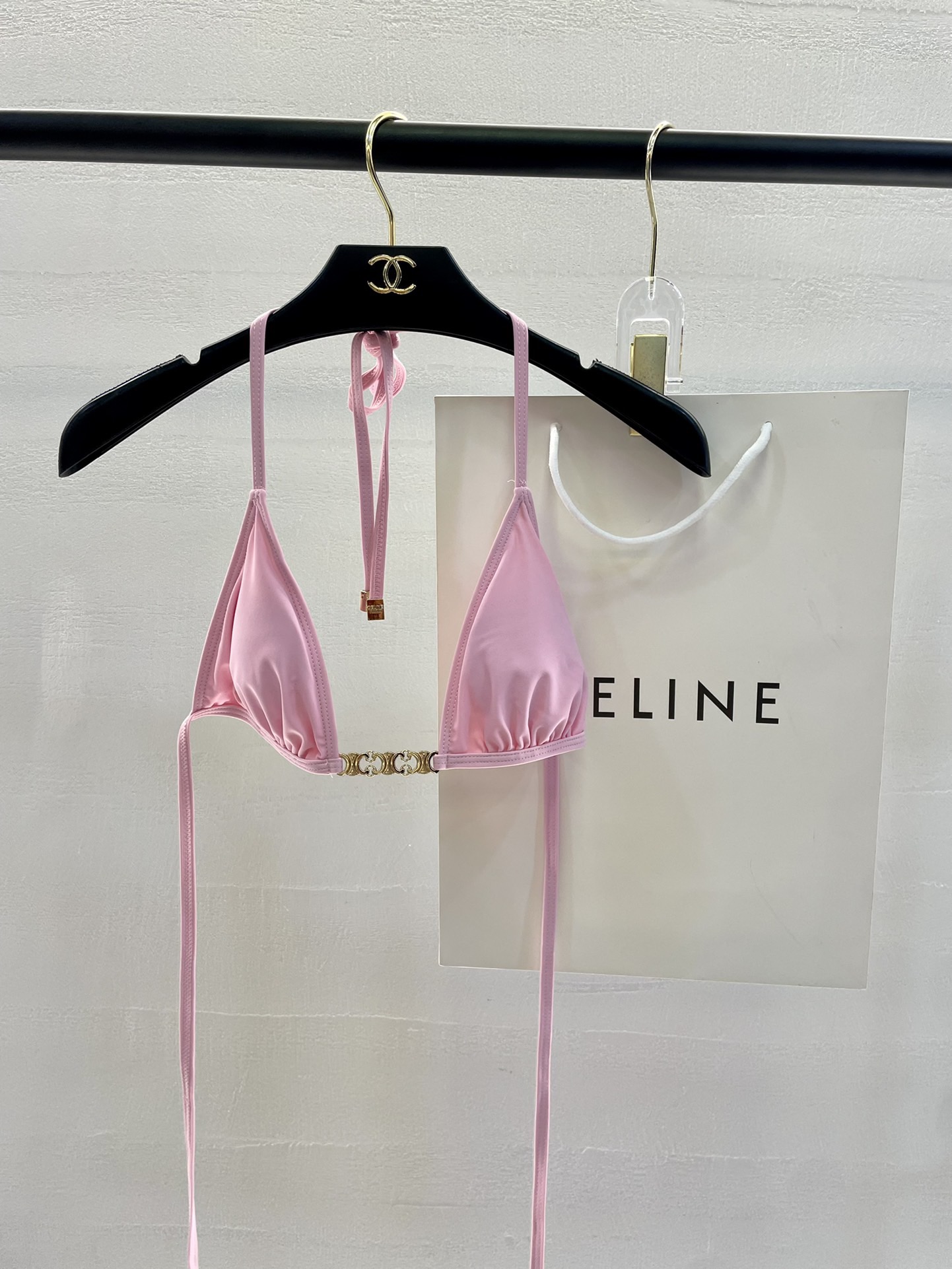 Celine新款泳衣👙❤️😍🥰适合多种场景的游泳衣🏊‍♀️海边 游泳池 温泉 水上乐园 漂流都可以😌内搭