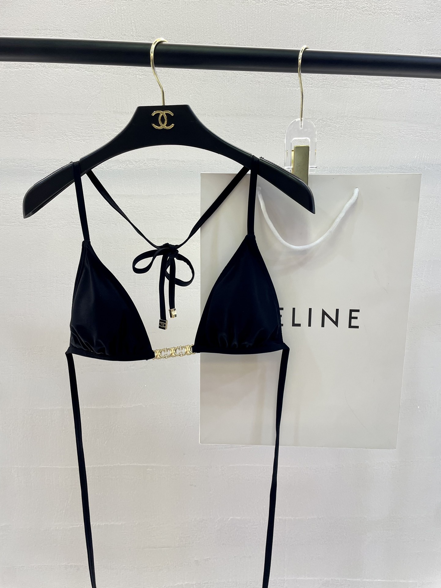 Celine新款泳衣👙❤️😍🥰适合多种场景的游泳衣🏊‍♀️海边 游泳池 温泉 水上乐园 漂流都可以😌内搭
