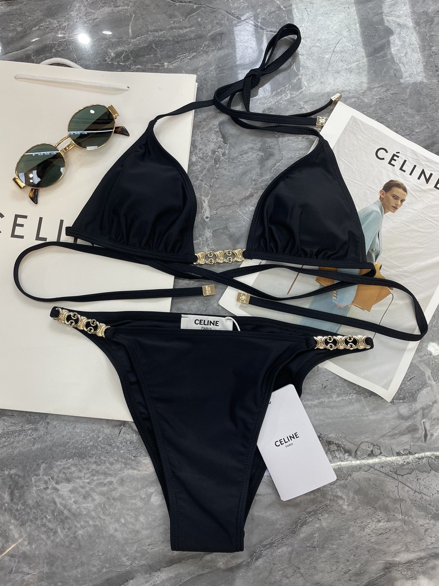 Celine新款泳衣👙❤️😍🥰适合多种场景的游泳衣🏊‍♀️海边 游泳池 温泉 水上乐园 漂流都可以😌内搭