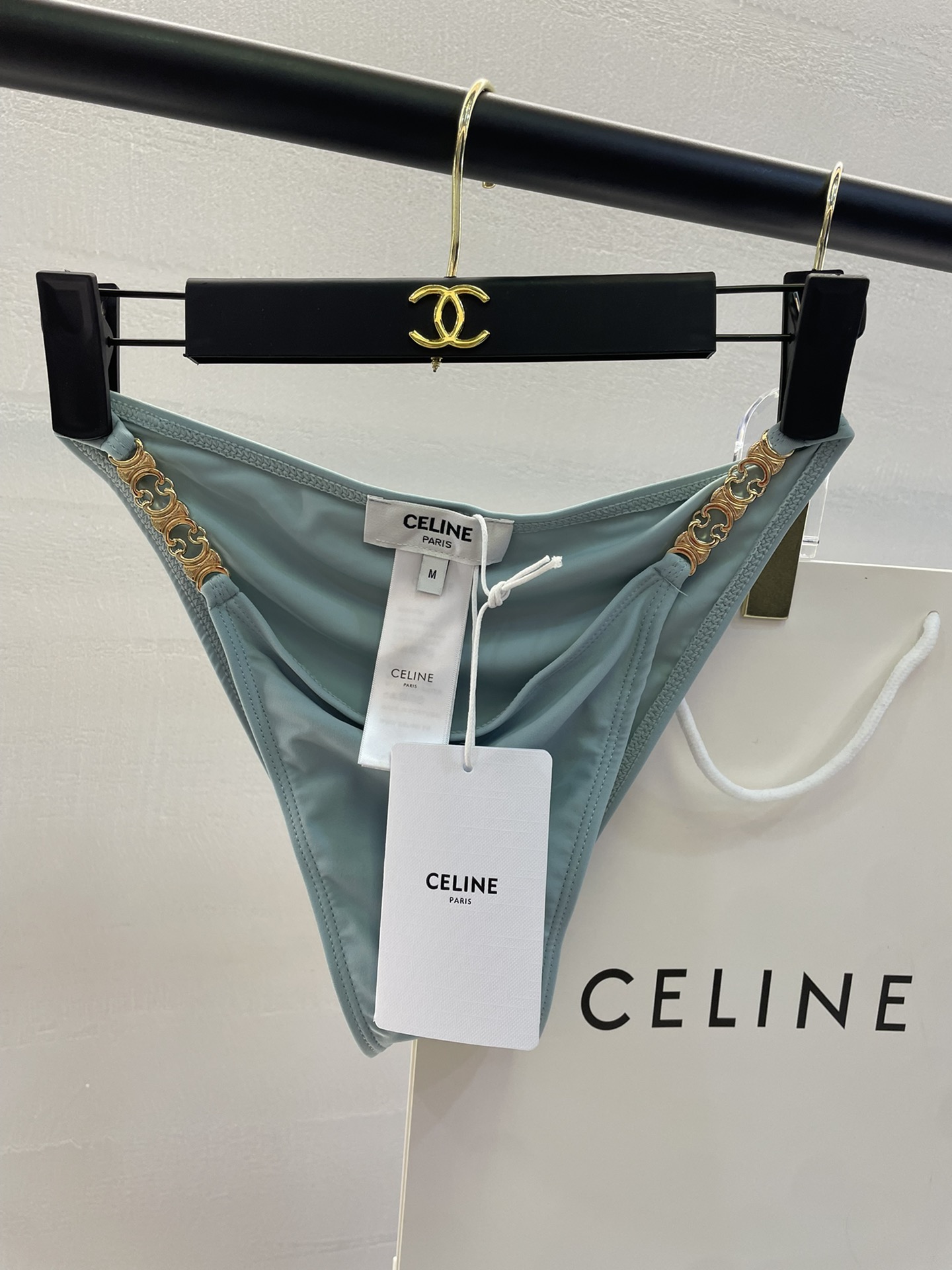 Celine新款泳衣👙❤️😍🥰适合多种场景的游泳衣🏊‍♀️海边 游泳池 温泉 水上乐园 漂流都可以😌内搭