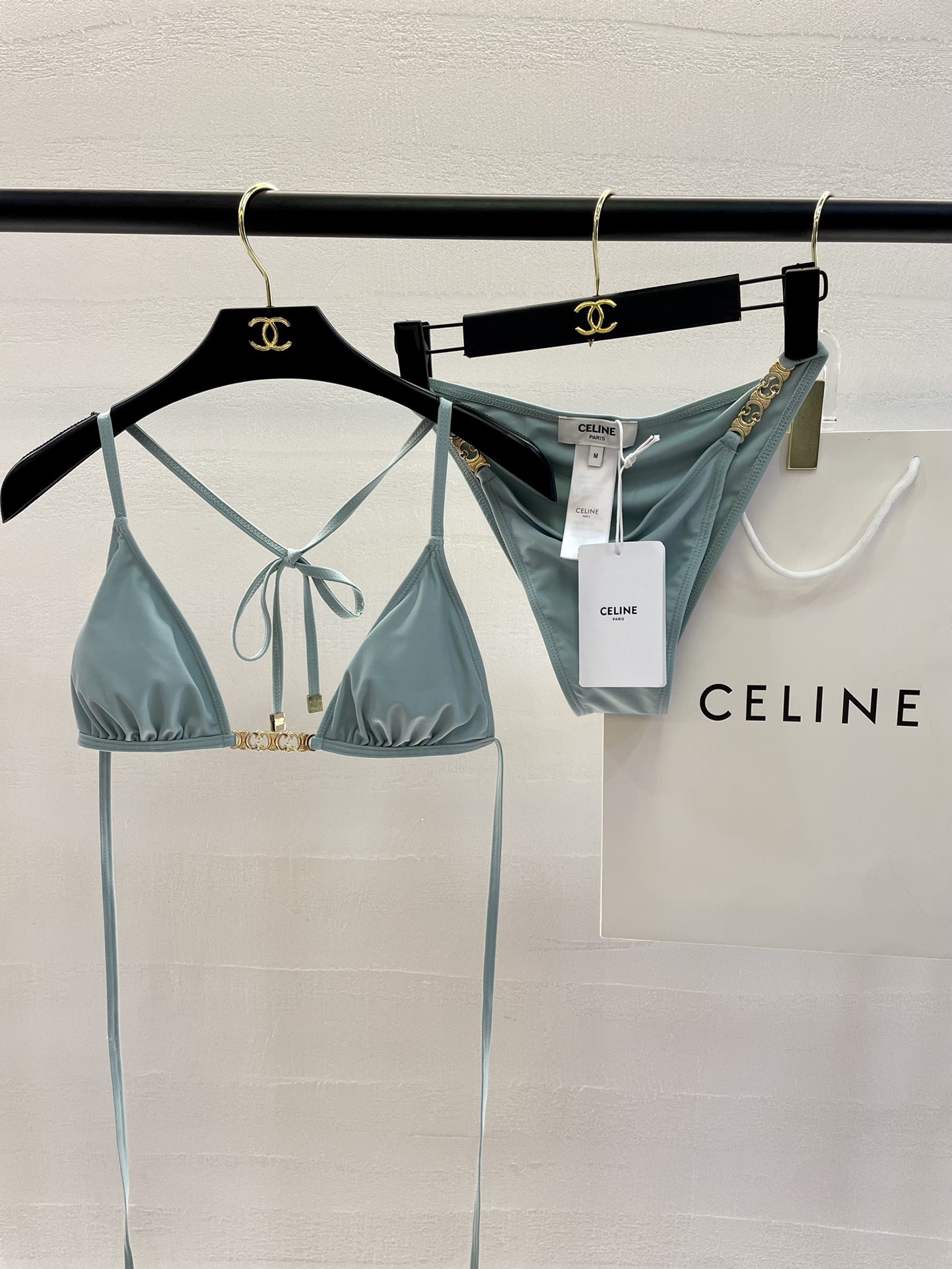 Celine新款泳衣👙❤️😍🥰适合多种场景的游泳衣🏊‍♀️海边 游泳池 温泉 水上乐园 漂流都可以😌内搭