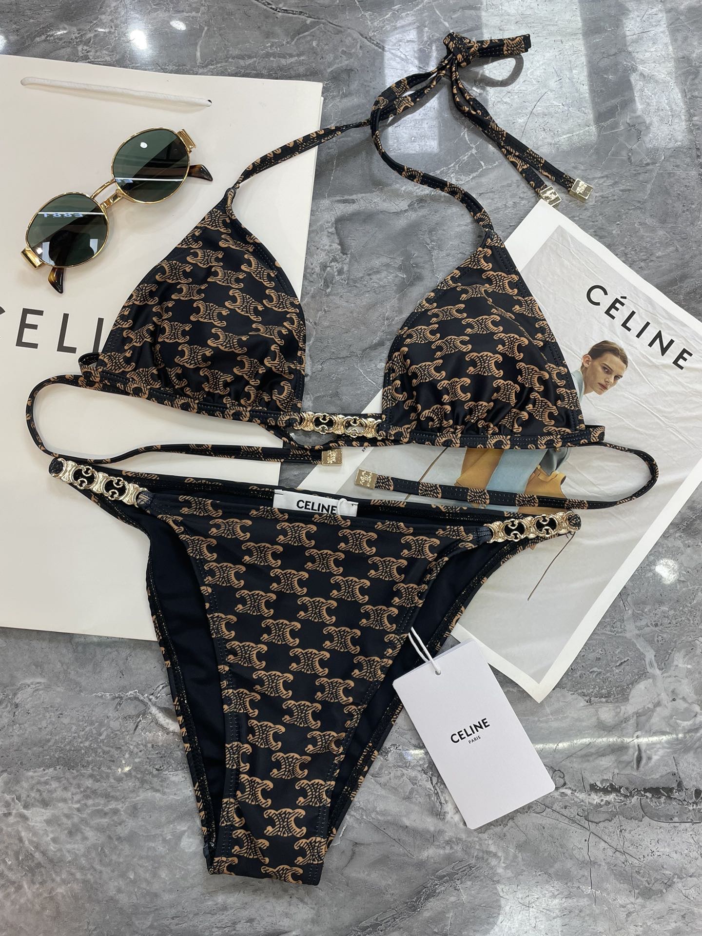 Celine新款泳衣👙❤️😍🥰适合多种场景的游泳衣🏊‍♀️海边 游泳池 温泉 水上乐园 漂流都可以😌内搭