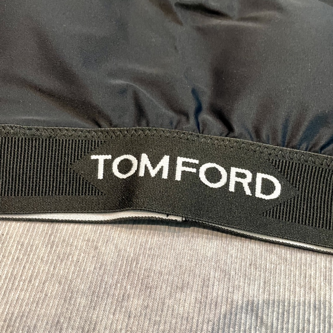 TOMFORD新款比基尼😍🥰适合多种场景的游泳衣🏊‍♀️海边 游泳池 温泉 水上乐园 漂流都可以😌内搭也