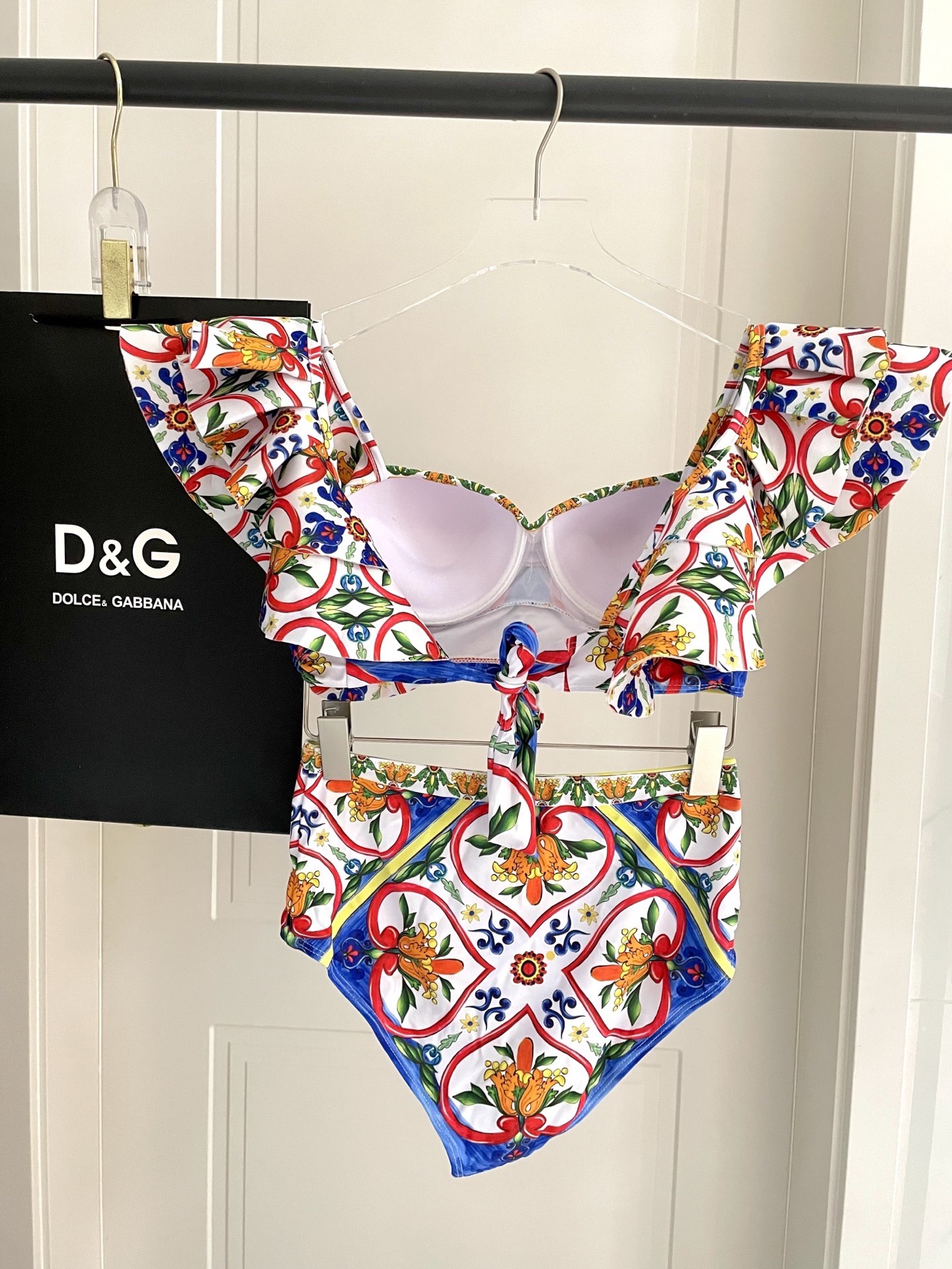 DG新款连体泳衣 时尚潮流款 😍🥰适合多种场景的游泳衣🏊‍♀️海边 游泳池 温泉 水上乐园 漂流都可以😌