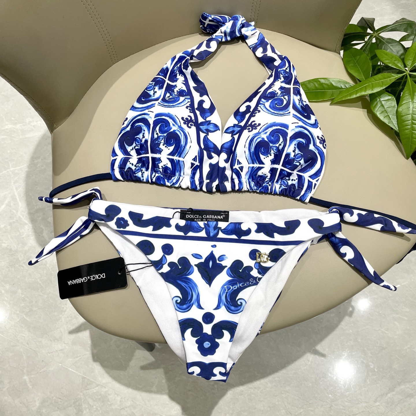DG新款连体泳衣 时尚潮流款 😍🥰适合多种场景的游泳衣🏊‍♀️海边 游泳池 温泉 水上乐园 漂流都可以😌