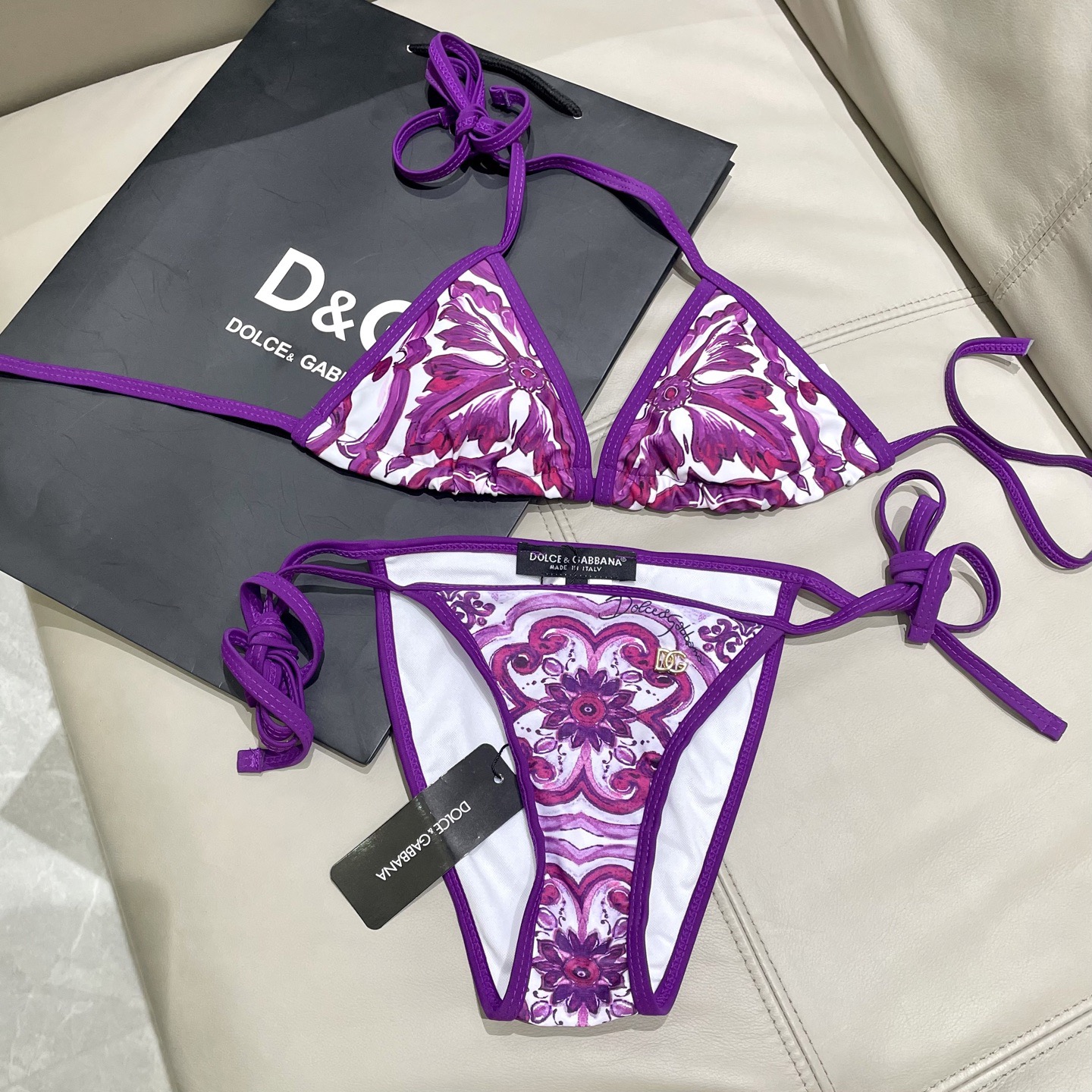 DG新款比基尼泳衣 时尚潮流款 😍🥰适合多种场景的游泳衣🏊‍♀️海边 游泳池 温泉 水上乐园 漂流都可以