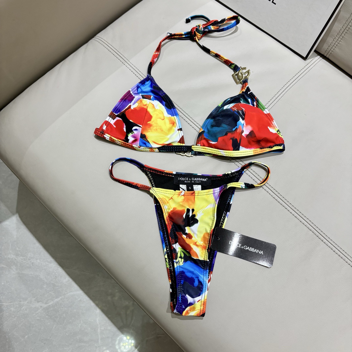 DG新款比基尼泳衣 时尚潮流款 😍🥰适合多种场景的游泳衣🏊‍♀️海边 游泳池 温泉 水上乐园 漂流都可以