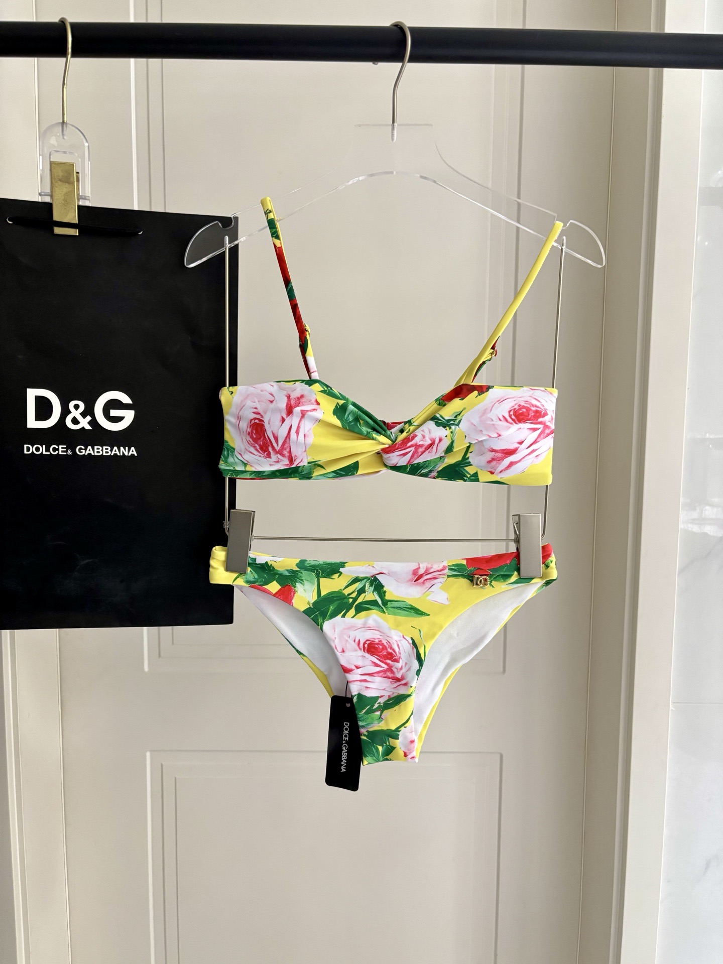 DG新款比基尼泳衣 时尚潮流款 😍🥰适合多种场景的游泳衣🏊‍♀️海边 游泳池 温泉 水上乐园 漂流都可以