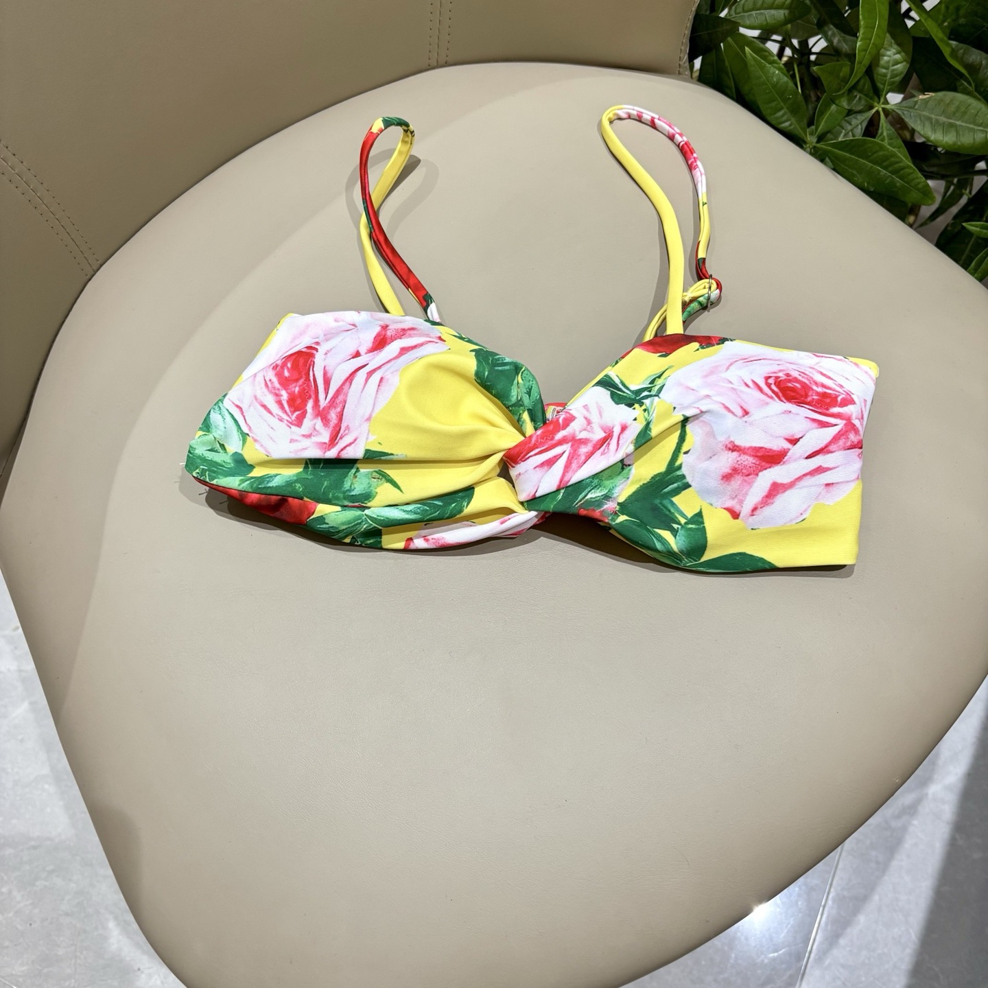 DG新款比基尼泳衣 时尚潮流款 😍🥰适合多种场景的游泳衣🏊‍♀️海边 游泳池 温泉 水上乐园 漂流都可以
