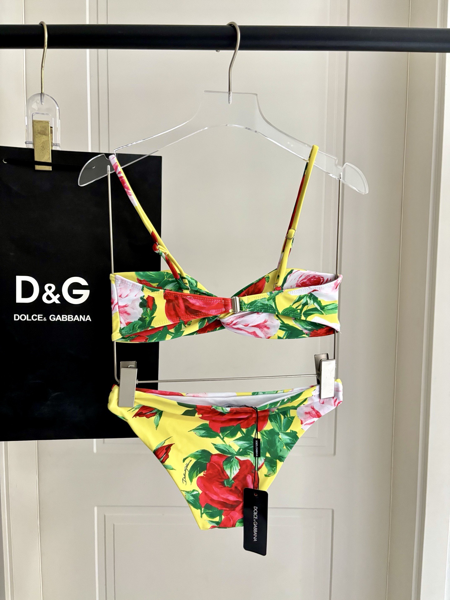 DG新款比基尼泳衣 时尚潮流款 😍🥰适合多种场景的游泳衣🏊‍♀️海边 游泳池 温泉 水上乐园 漂流都可以