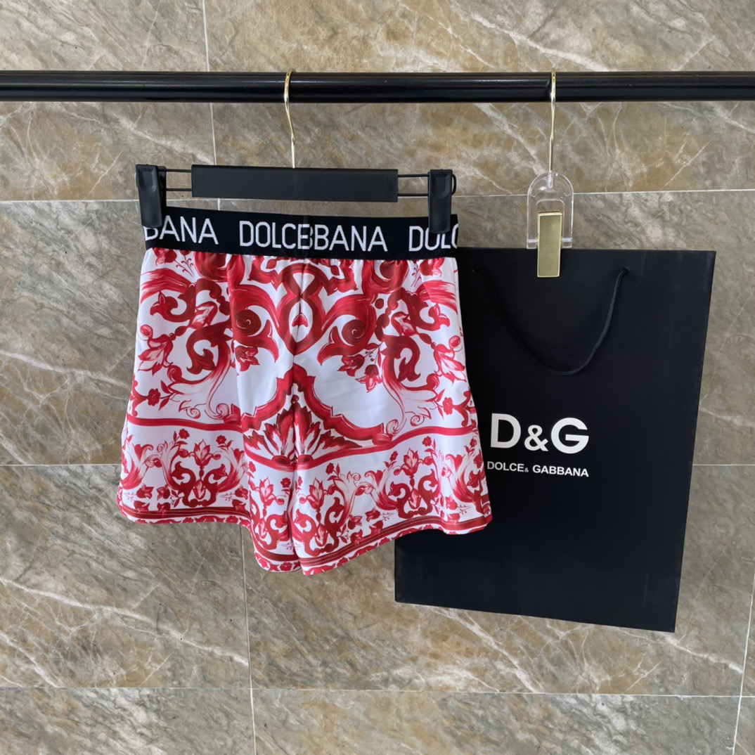 DG新款连体泳衣 时尚潮流款 😍🥰适合多种场景的游泳衣🏊‍♀️海边 游泳池 温泉 水上乐园 漂流都可以😌
