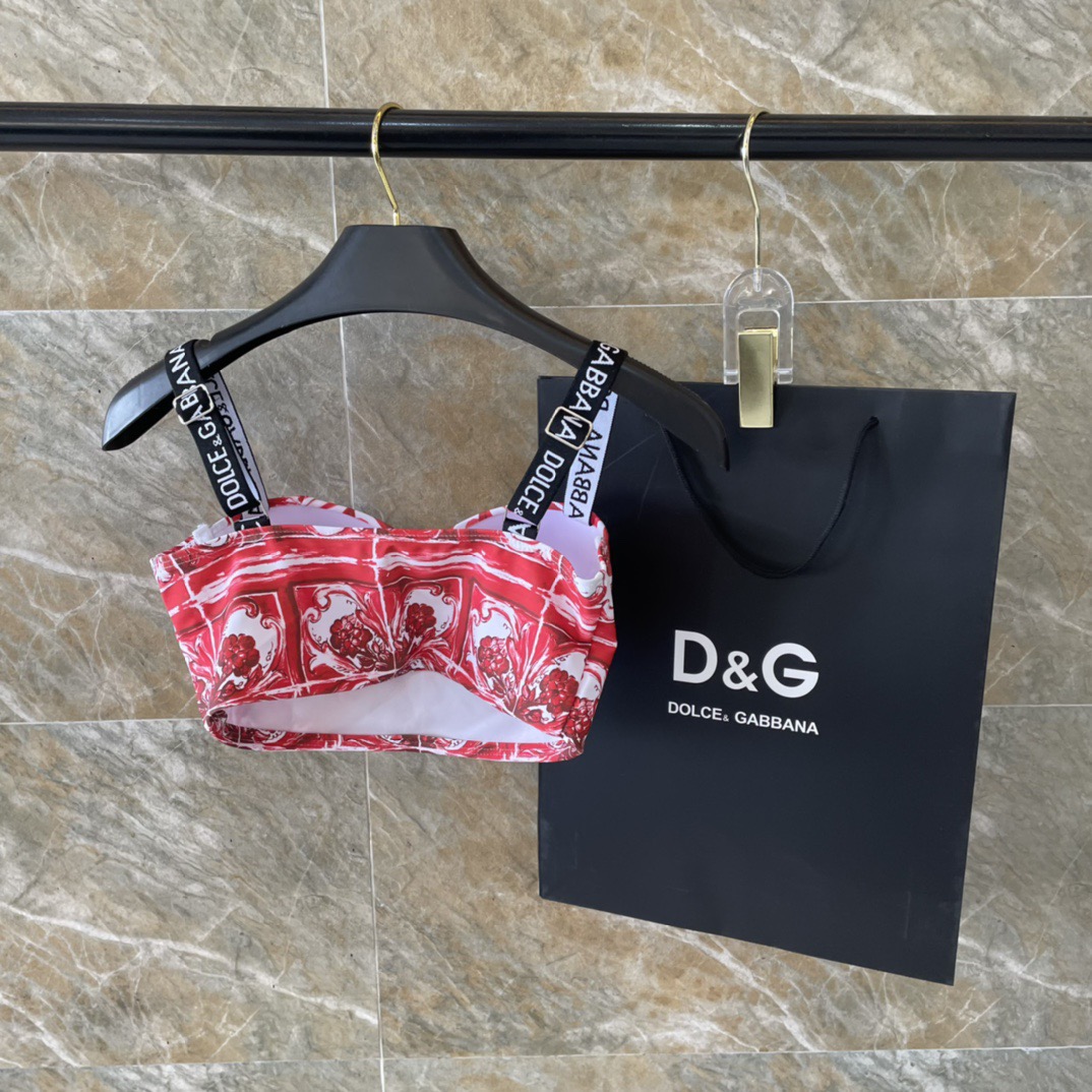 DG新款连体泳衣 时尚潮流款 😍🥰适合多种场景的游泳衣🏊‍♀️海边 游泳池 温泉 水上乐园 漂流都可以😌