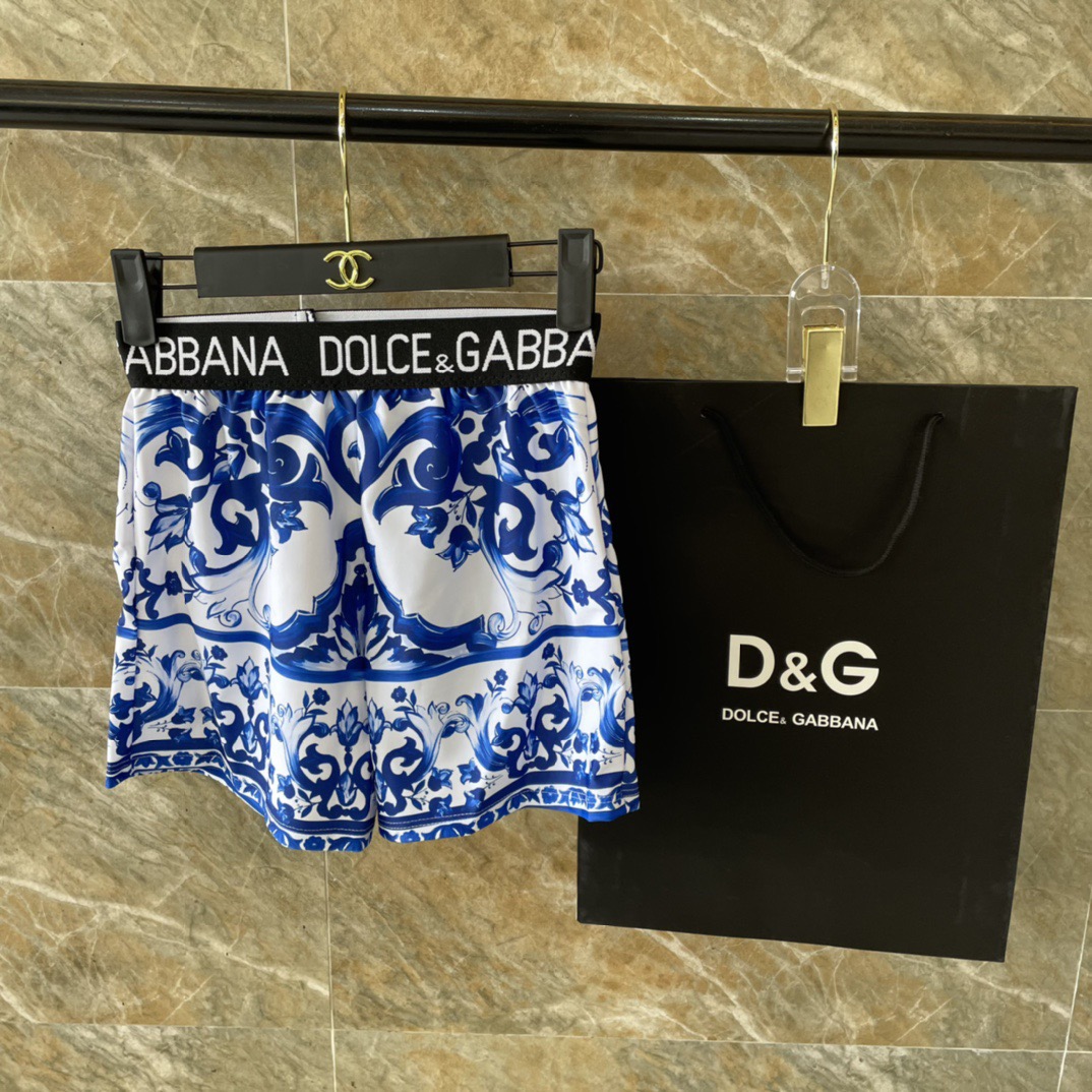 DG新款连体泳衣 时尚潮流款 😍🥰适合多种场景的游泳衣🏊‍♀️海边 游泳池 温泉 水上乐园 漂流都可以😌