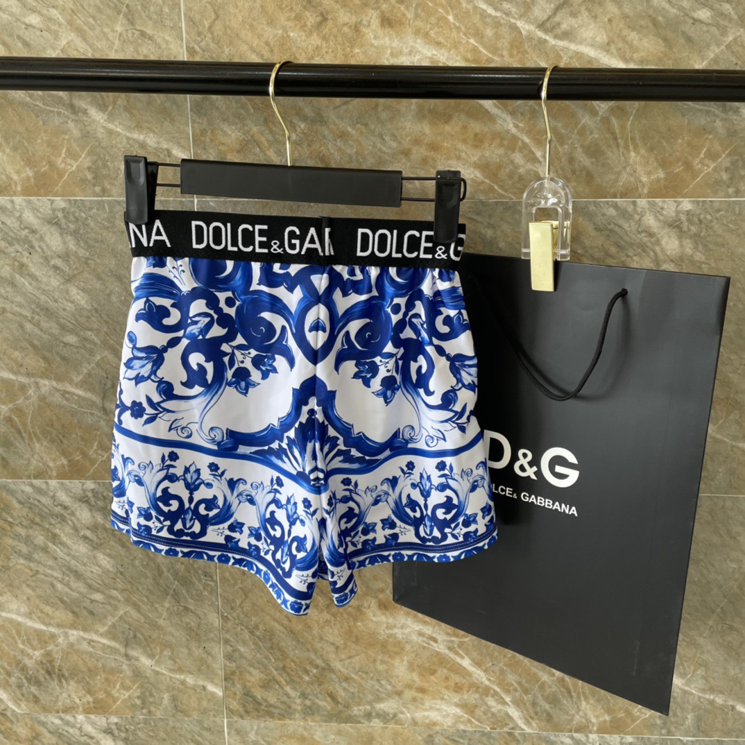 DG新款连体泳衣 时尚潮流款 😍🥰适合多种场景的游泳衣🏊‍♀️海边 游泳池 温泉 水上乐园 漂流都可以😌