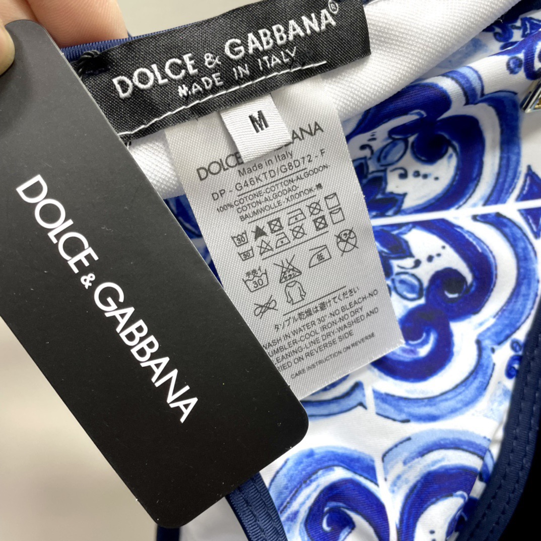 DG新款比基尼泳衣 时尚潮流款 😍🥰适合多种场景的游泳衣🏊‍♀️海边 游泳池 温泉 水上乐园 漂流都可以