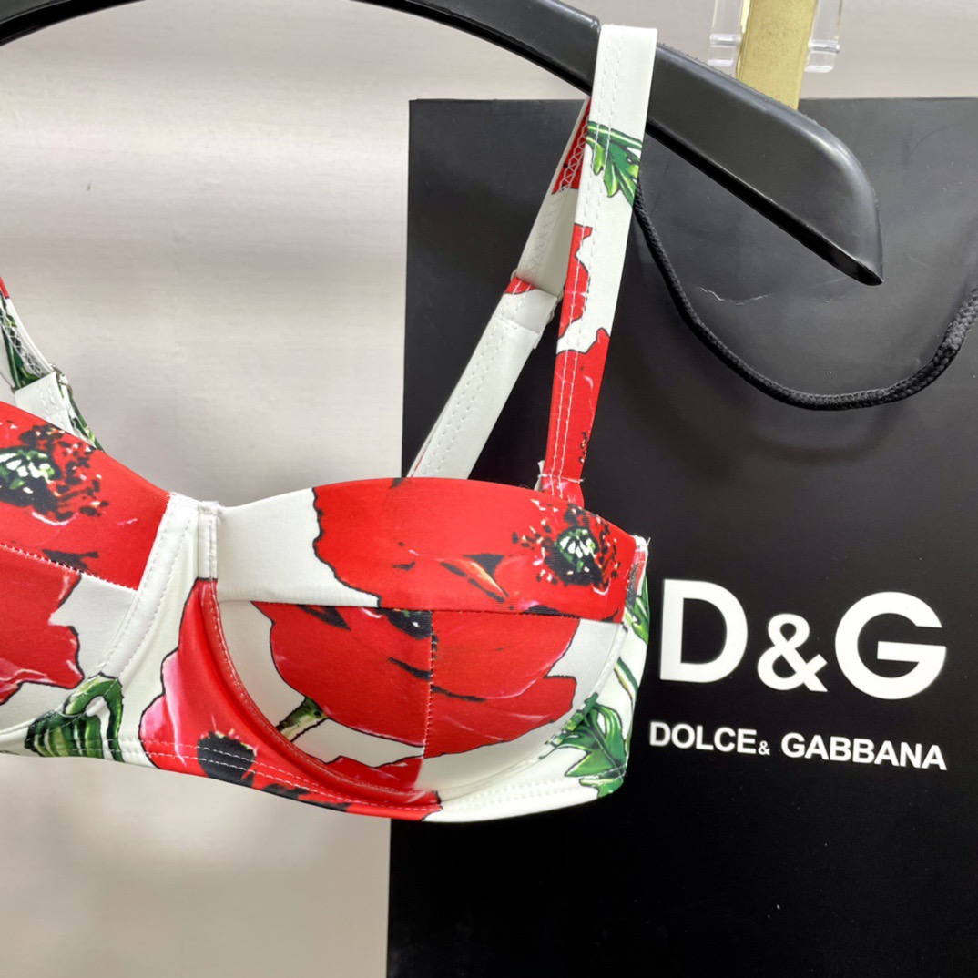 DG新款比基尼泳衣 时尚潮流款 😍🥰适合多种场景的游泳衣🏊‍♀️海边 游泳池 温泉 水上乐园 漂流都可以