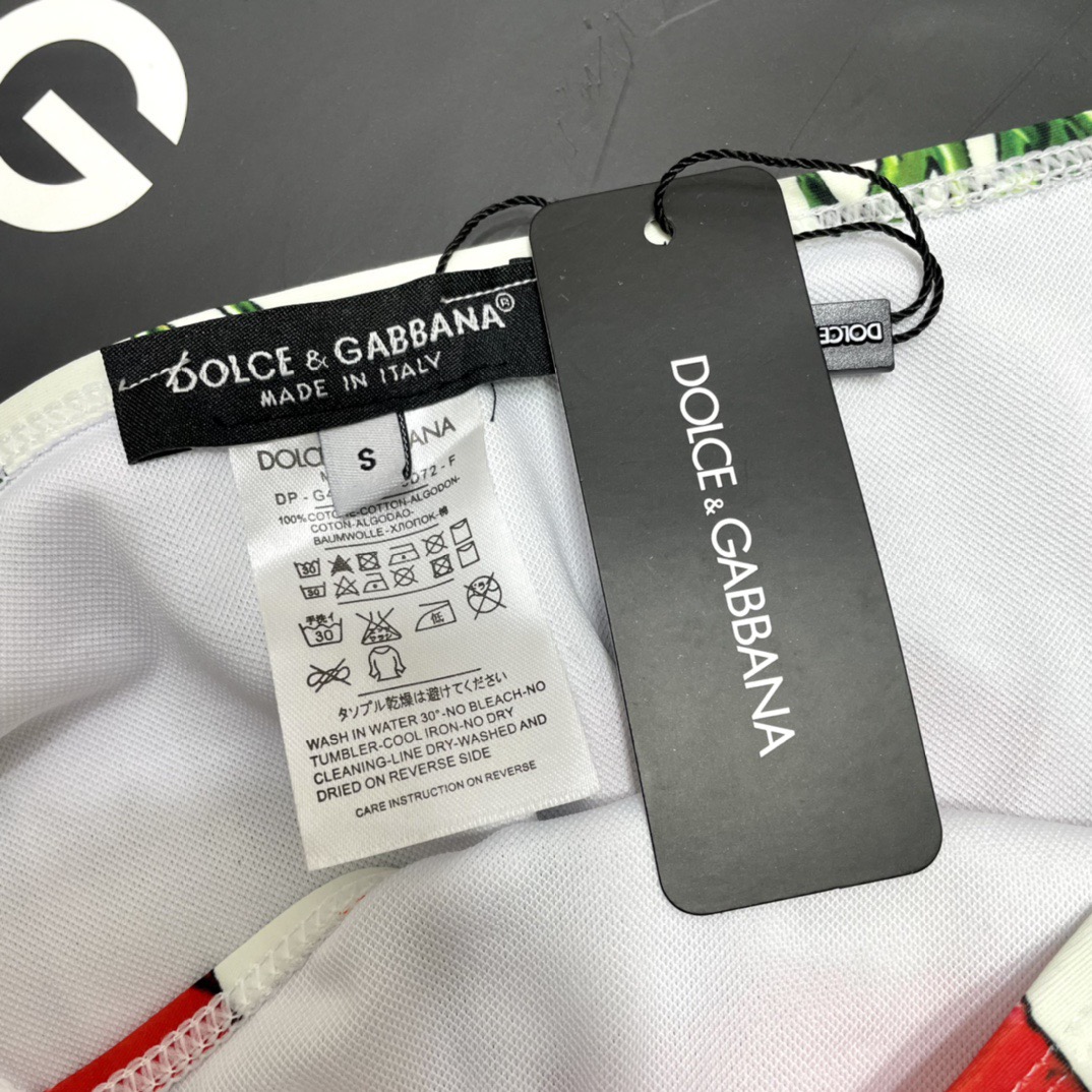 DG新款比基尼泳衣 时尚潮流款 😍🥰适合多种场景的游泳衣🏊‍♀️海边 游泳池 温泉 水上乐园 漂流都可以