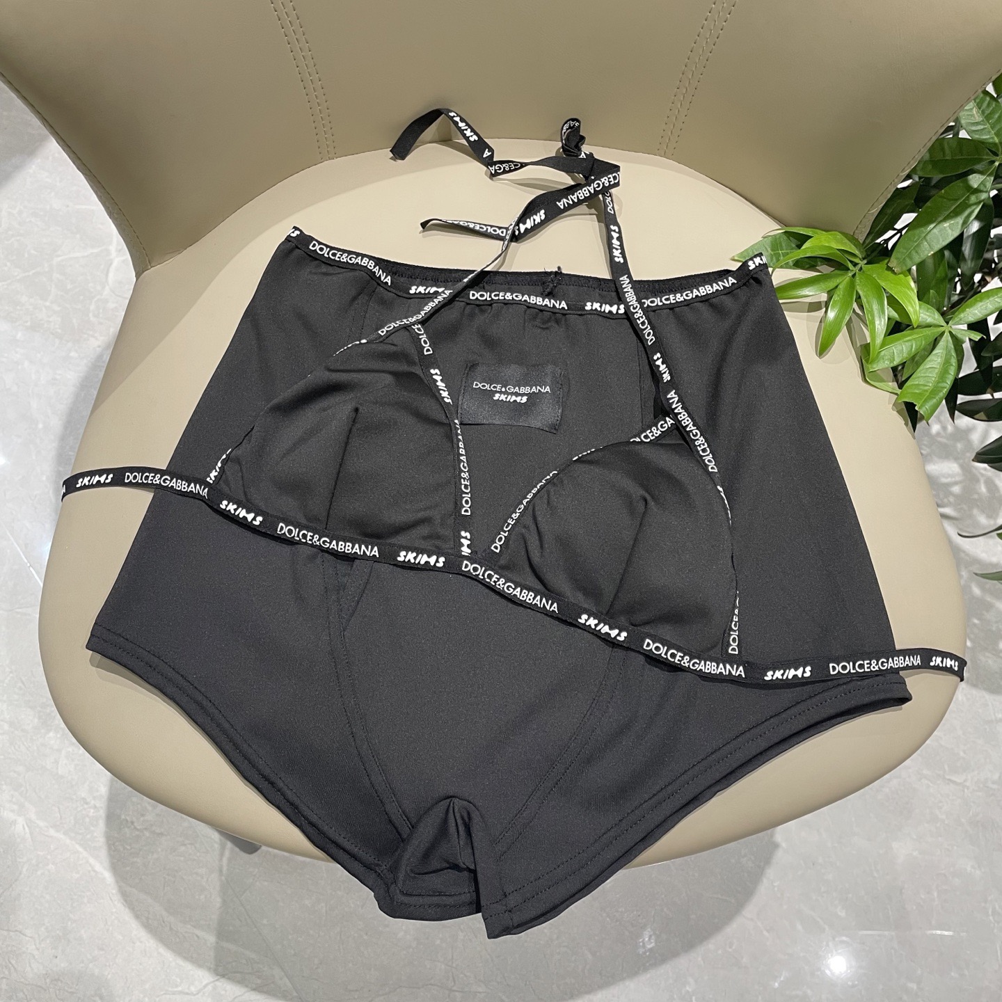 DG新款分体游泳衣 有口袋😍🥰适合多种场景的游泳衣🏊‍♀️海边 游泳池 温泉 水上乐园 漂流都可以😌内搭