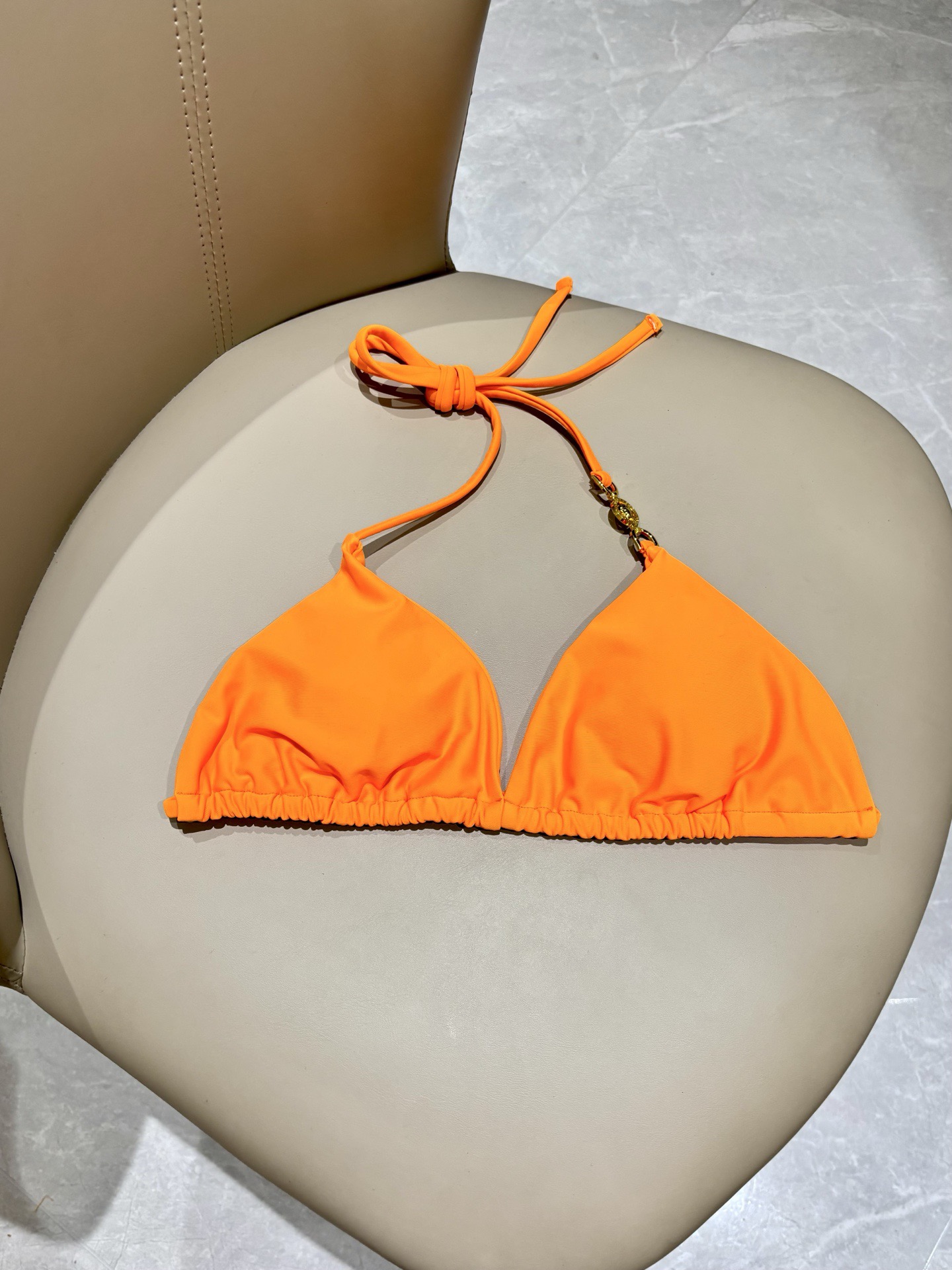 范思哲新款比基尼泳衣😍🥰适合多种场景的游泳衣🏊‍♀️海边 游泳池 温泉 水上乐园 漂流都可以😌内搭也完全