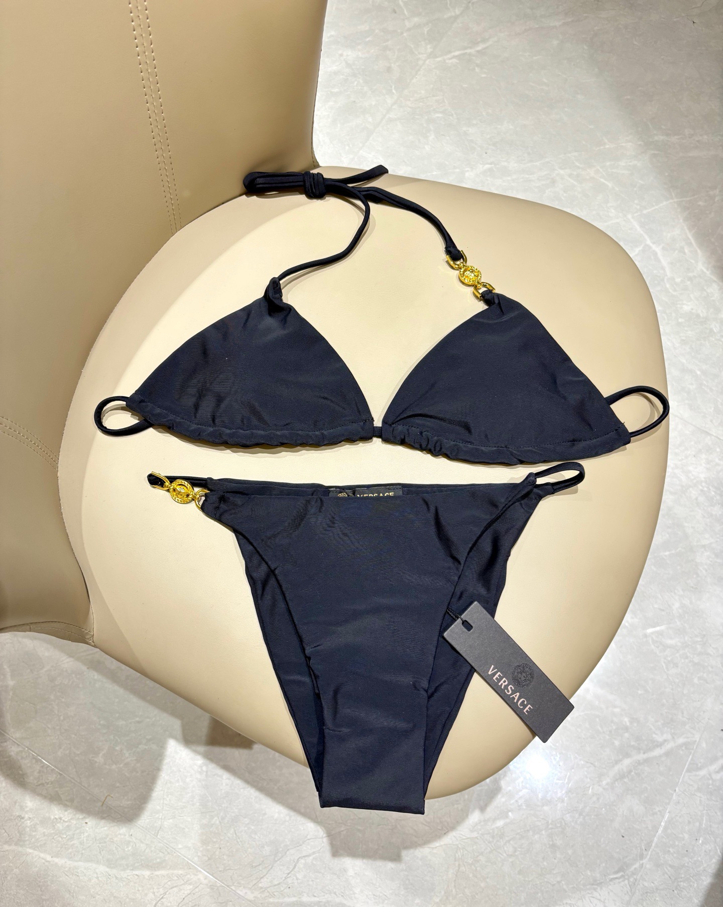 范思哲新款比基尼泳衣😍🥰适合多种场景的游泳衣🏊‍♀️海边 游泳池 温泉 水上乐园 漂流都可以😌内搭也完全