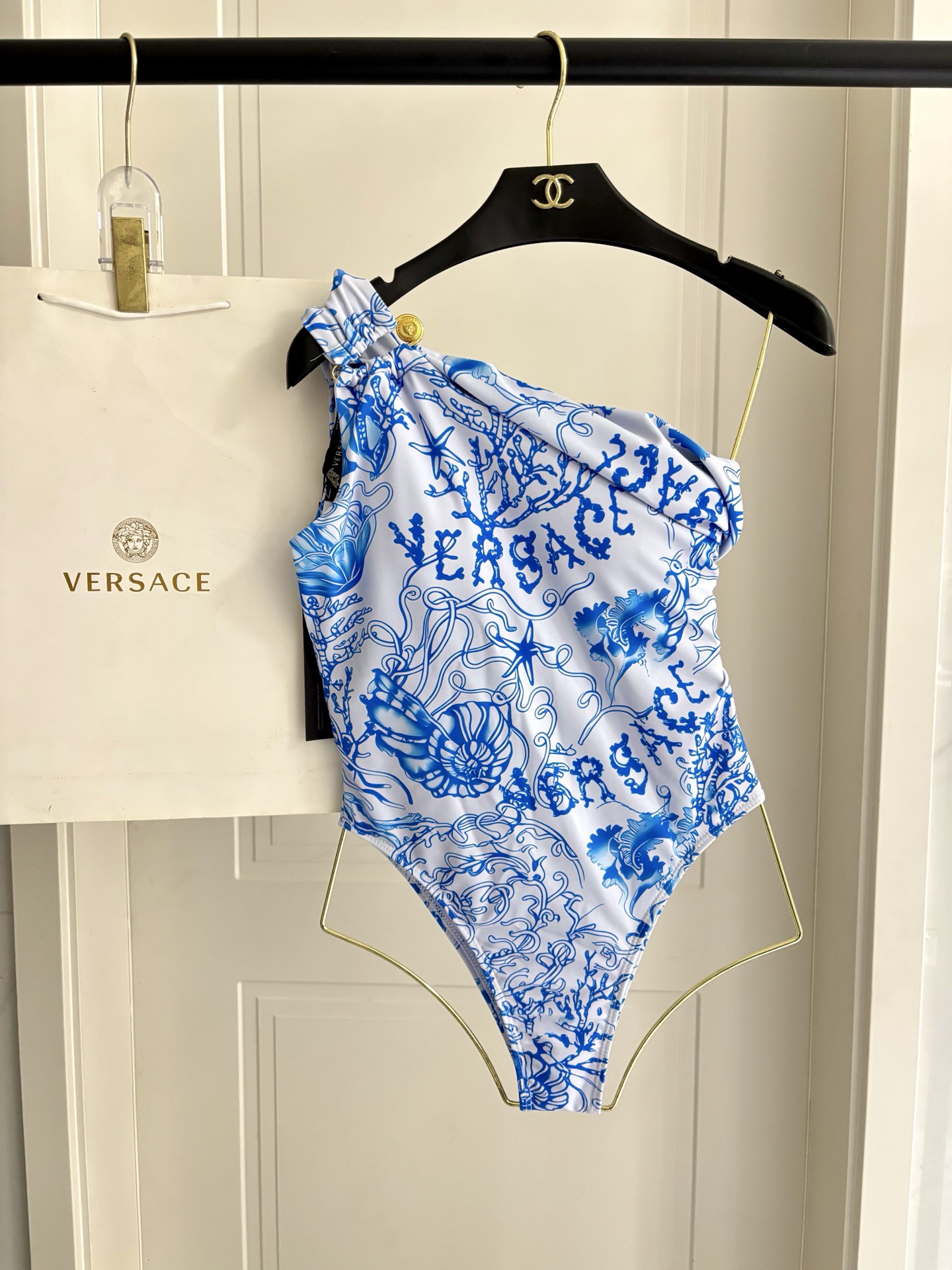 范思哲泳衣👙❤️😍🥰适合多种场景的游泳衣🏊‍♀️海边 游泳池 温泉 水上乐园 漂流都可以😌内搭外穿也完全
