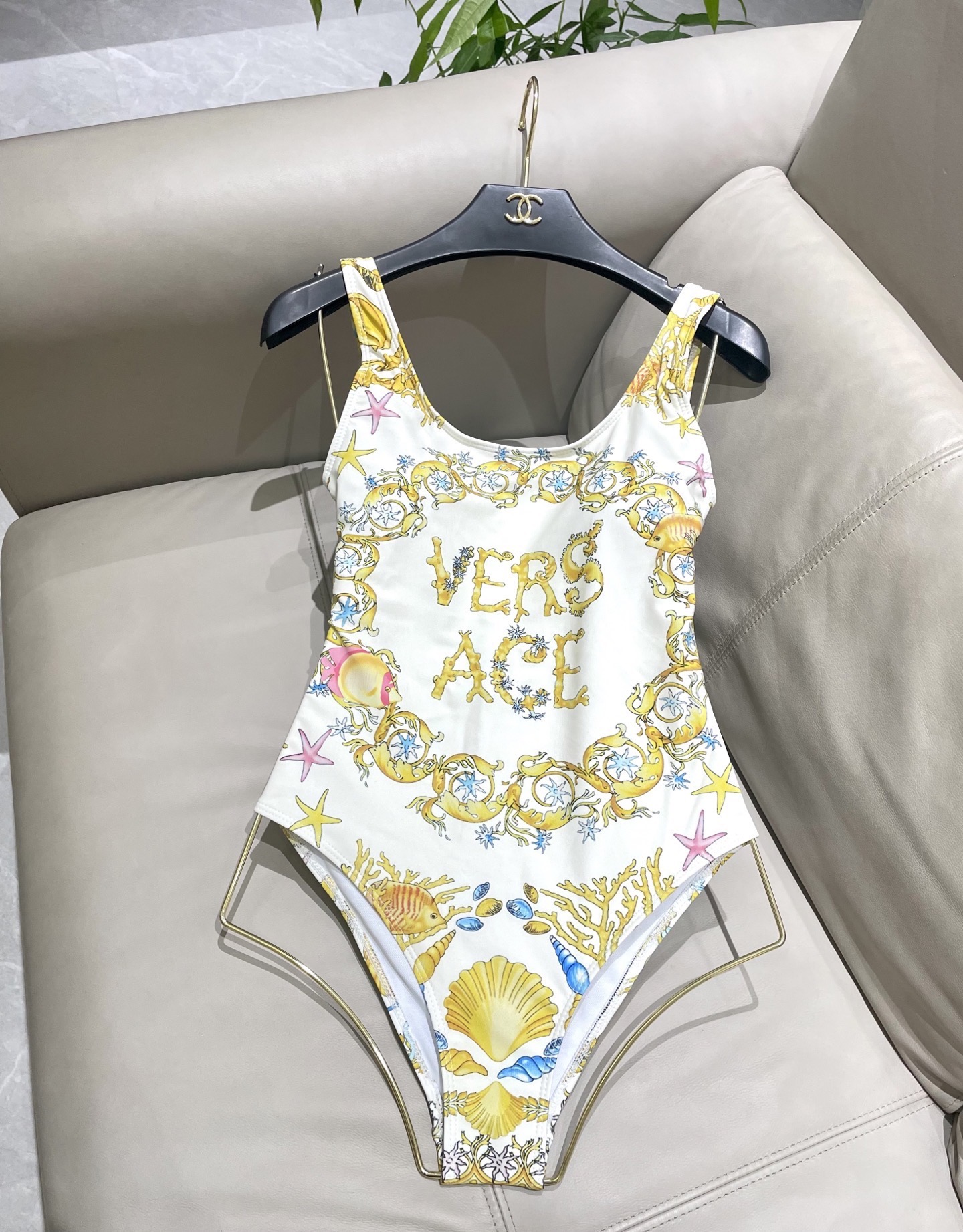范思哲泳衣👙❤️😍🥰适合多种场景的游泳衣🏊‍♀️海边 游泳池 温泉 水上乐园 漂流都可以😌内搭外穿也完全