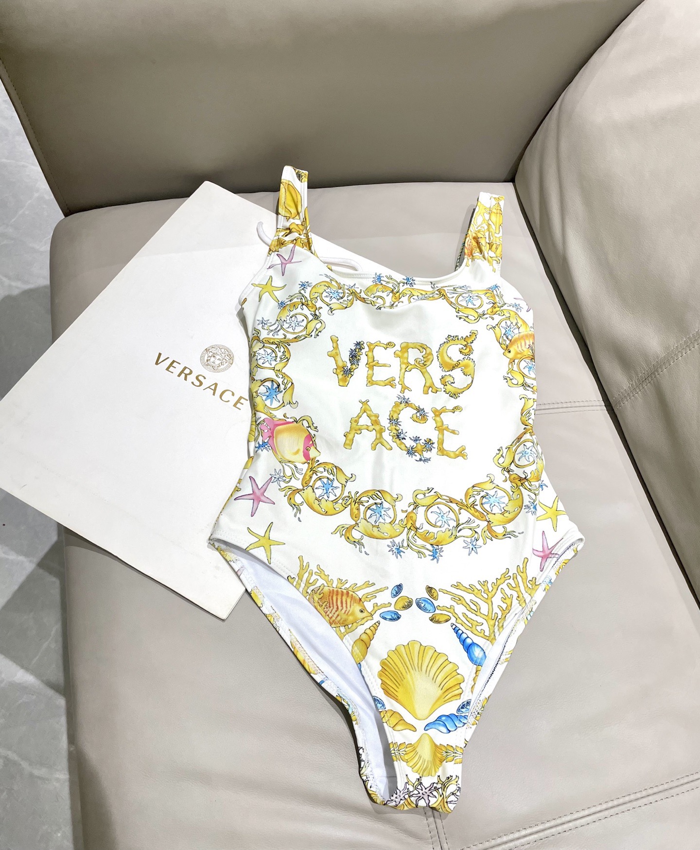 范思哲泳衣👙❤️😍🥰适合多种场景的游泳衣🏊‍♀️海边 游泳池 温泉 水上乐园 漂流都可以😌内搭外穿也完全