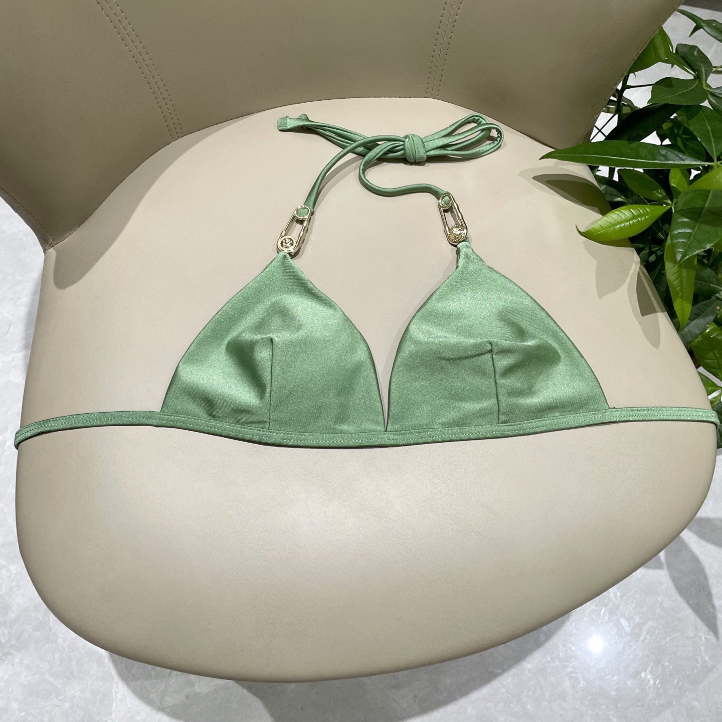 范思哲比基尼泳衣👙❤️😍🥰适合多种场景的游泳衣🏊‍♀️海边 游泳池 温泉 水上乐园 漂流都可以😌内搭外穿