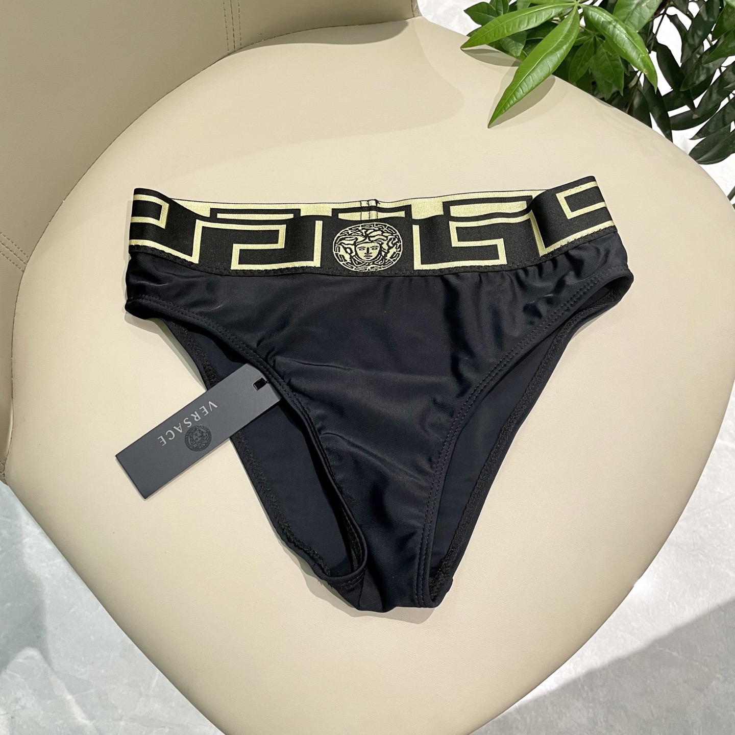 范思哲比基尼👙❤️😍🥰适合多种场景的游泳衣🏊‍♀️海边 游泳池 温泉 水上乐园 漂流都可以😌内搭外穿也完
