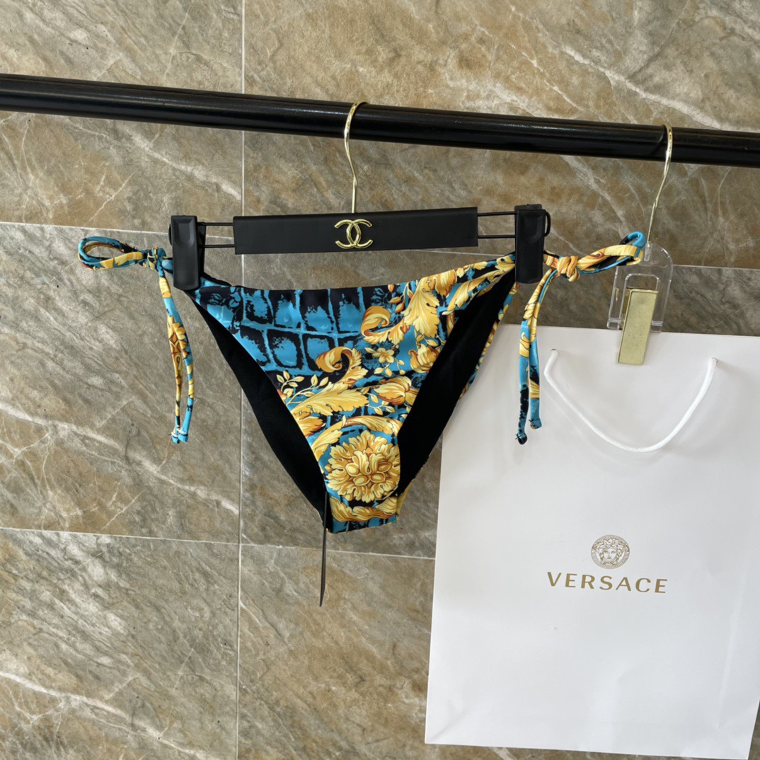 范思哲比基尼👙❤️😍🥰适合多种场景的游泳衣🏊‍♀️海边 游泳池 温泉 水上乐园 漂流都可以😌内搭外穿也完