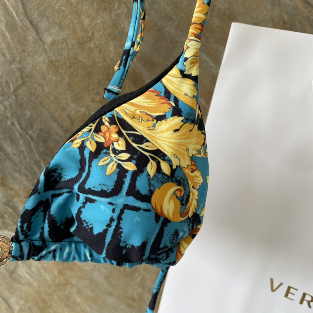 范思哲比基尼👙❤️😍🥰适合多种场景的游泳衣🏊‍♀️海边 游泳池 温泉 水上乐园 漂流都可以😌内搭外穿也完