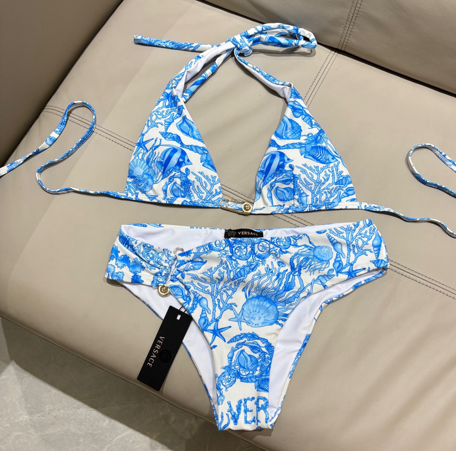范思哲比基尼👙❤️😍🥰适合多种场景的游泳衣🏊‍♀️海边 游泳池 温泉 水上乐园 漂流都可以😌内搭外穿也完